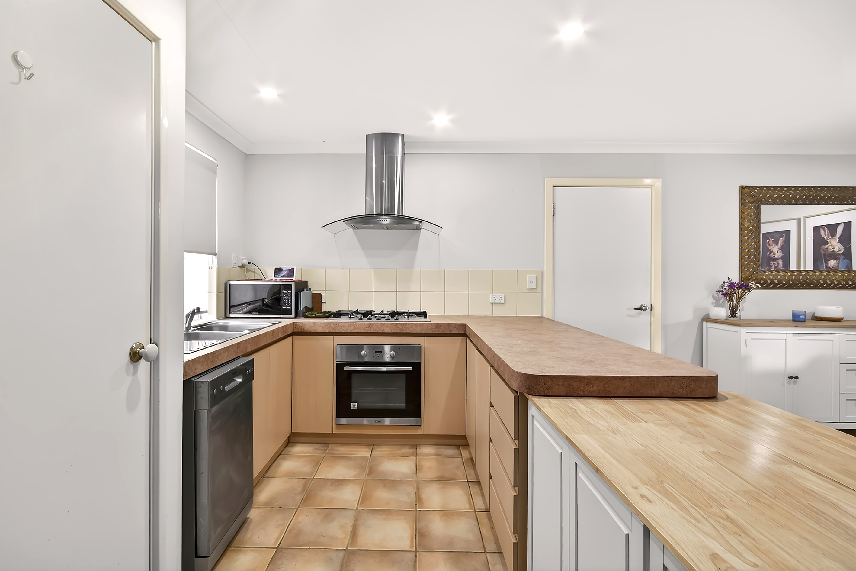 4 68-70 COOLGARDIE STREET, BENTLEY WA 6102 - Image 4