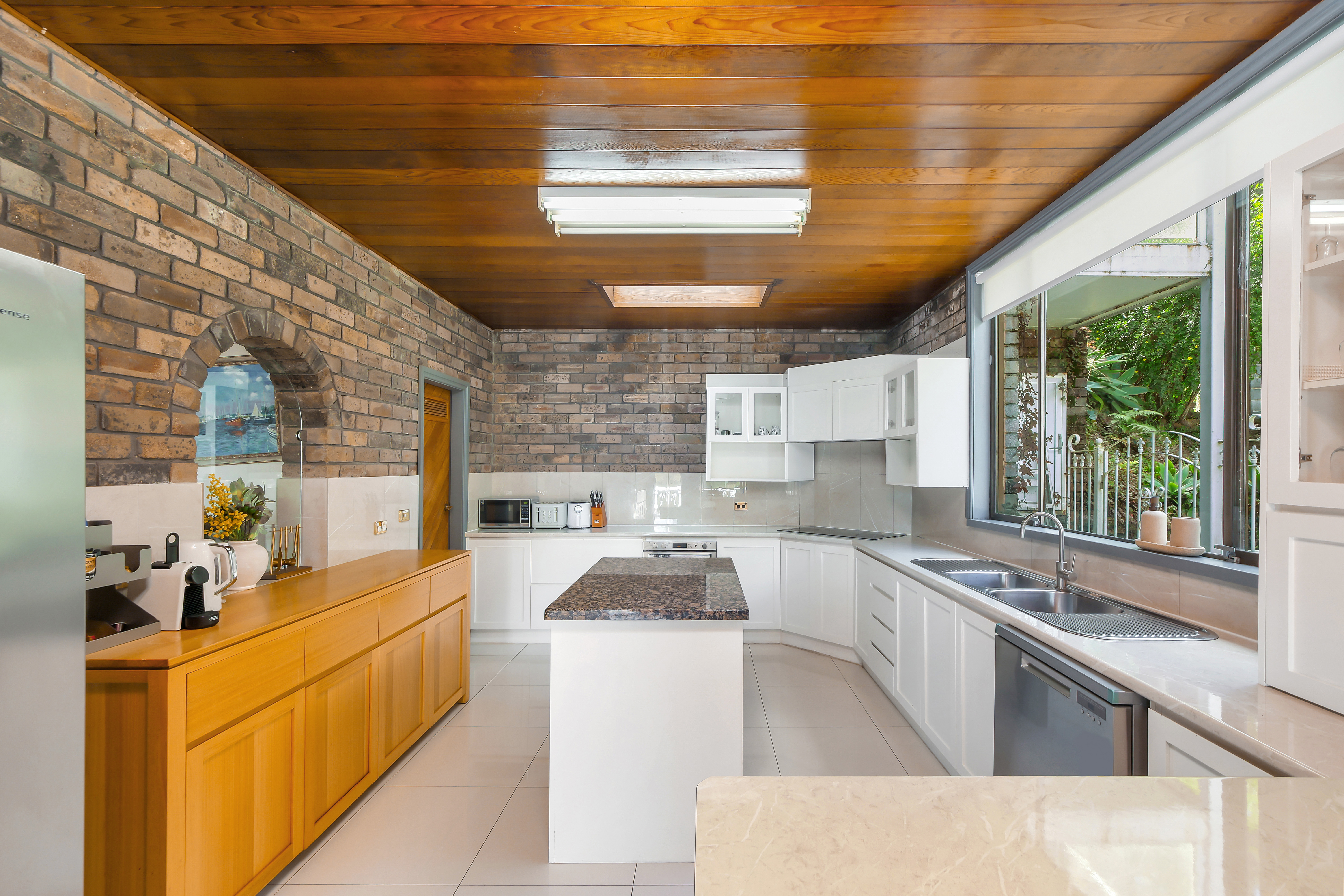 126 DALEY AVENUE, Daleys Point NSW 2257 - Image 6