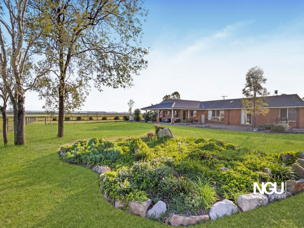 5-bedroom house at 10 Jimba Road, Lockyer Waters, QLD 4311, Lockyer Valley, Queensland