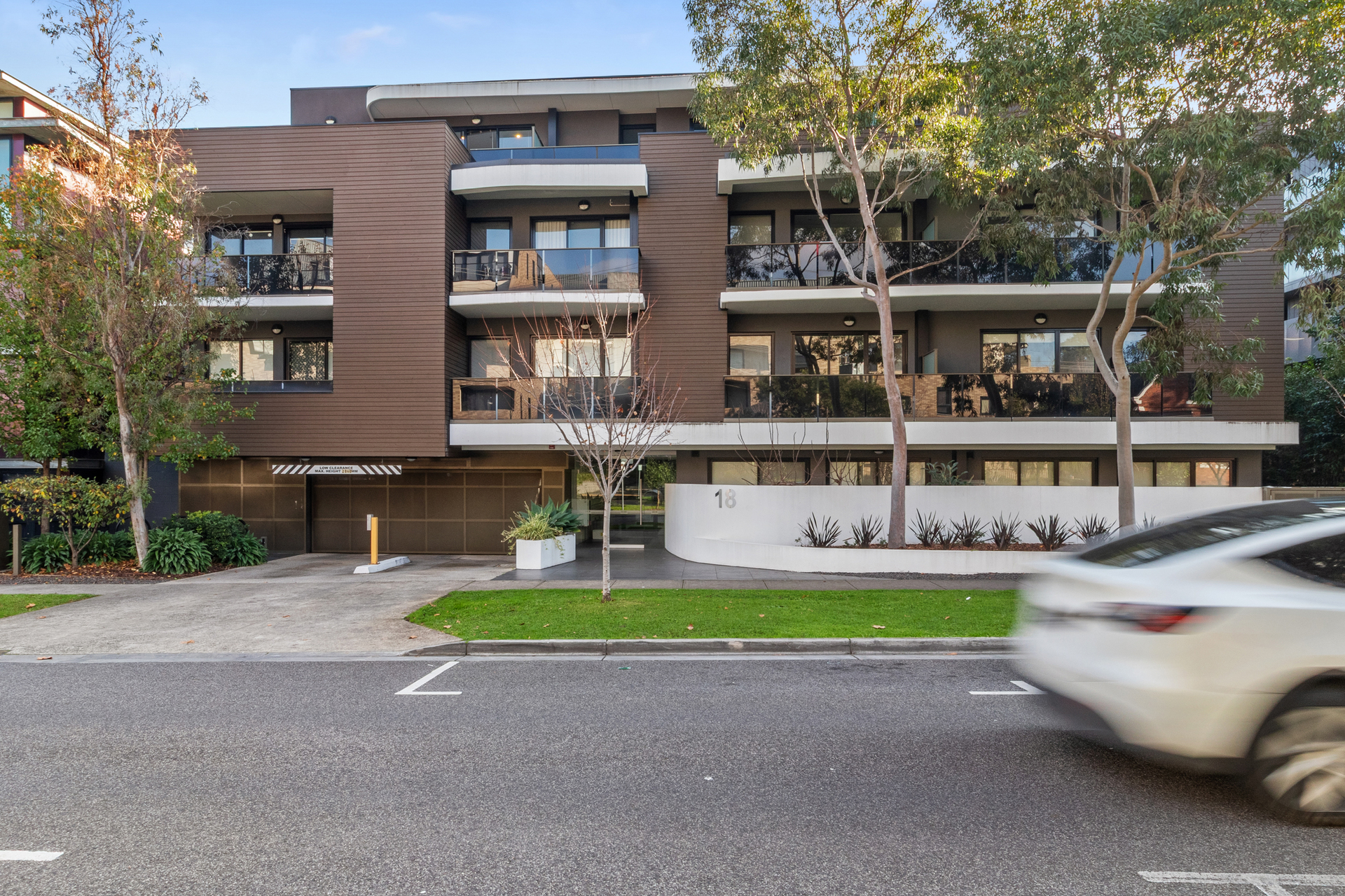 307/18 Queen Street, Blackburn, VIC 3130 - Image 1