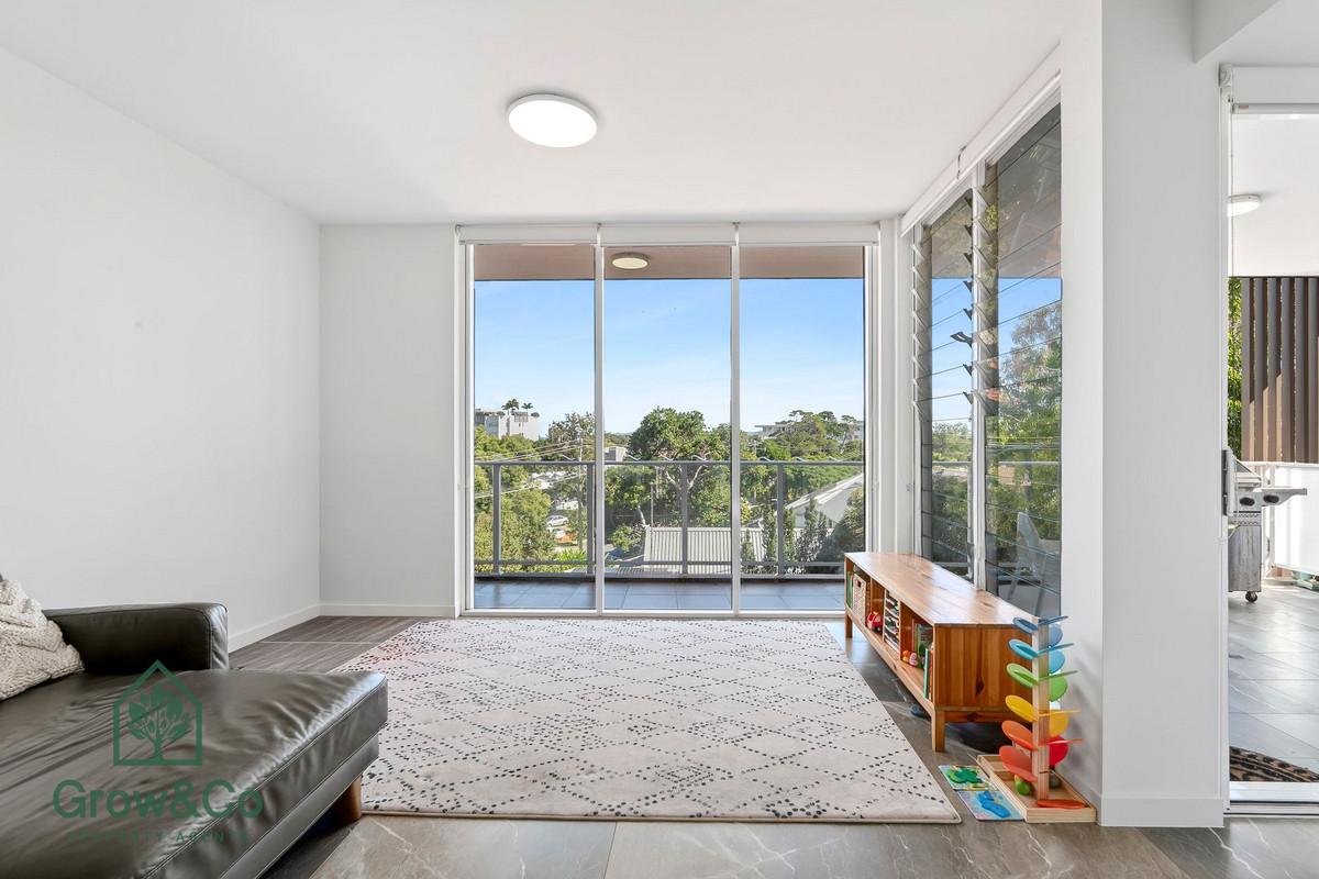 405 8 MERON STREET, SOUTHPORT QLD 4215 - Image 3