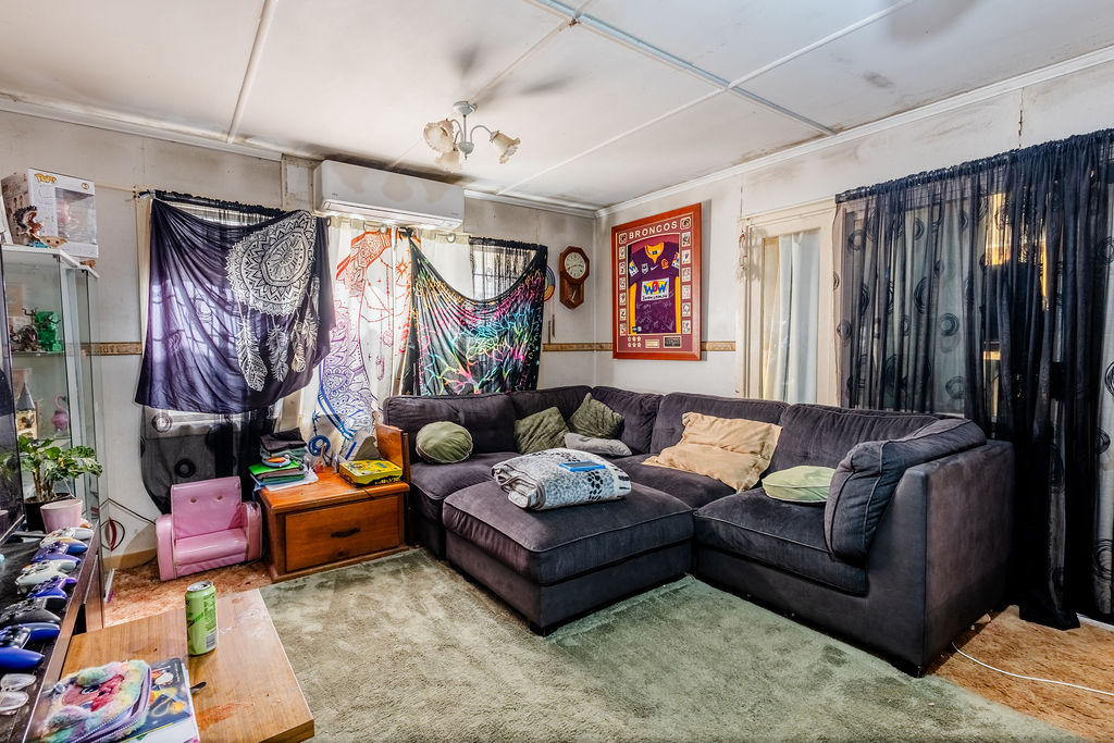 373 Hume Street, Kearneys Spring QLD 4350 - Image 4