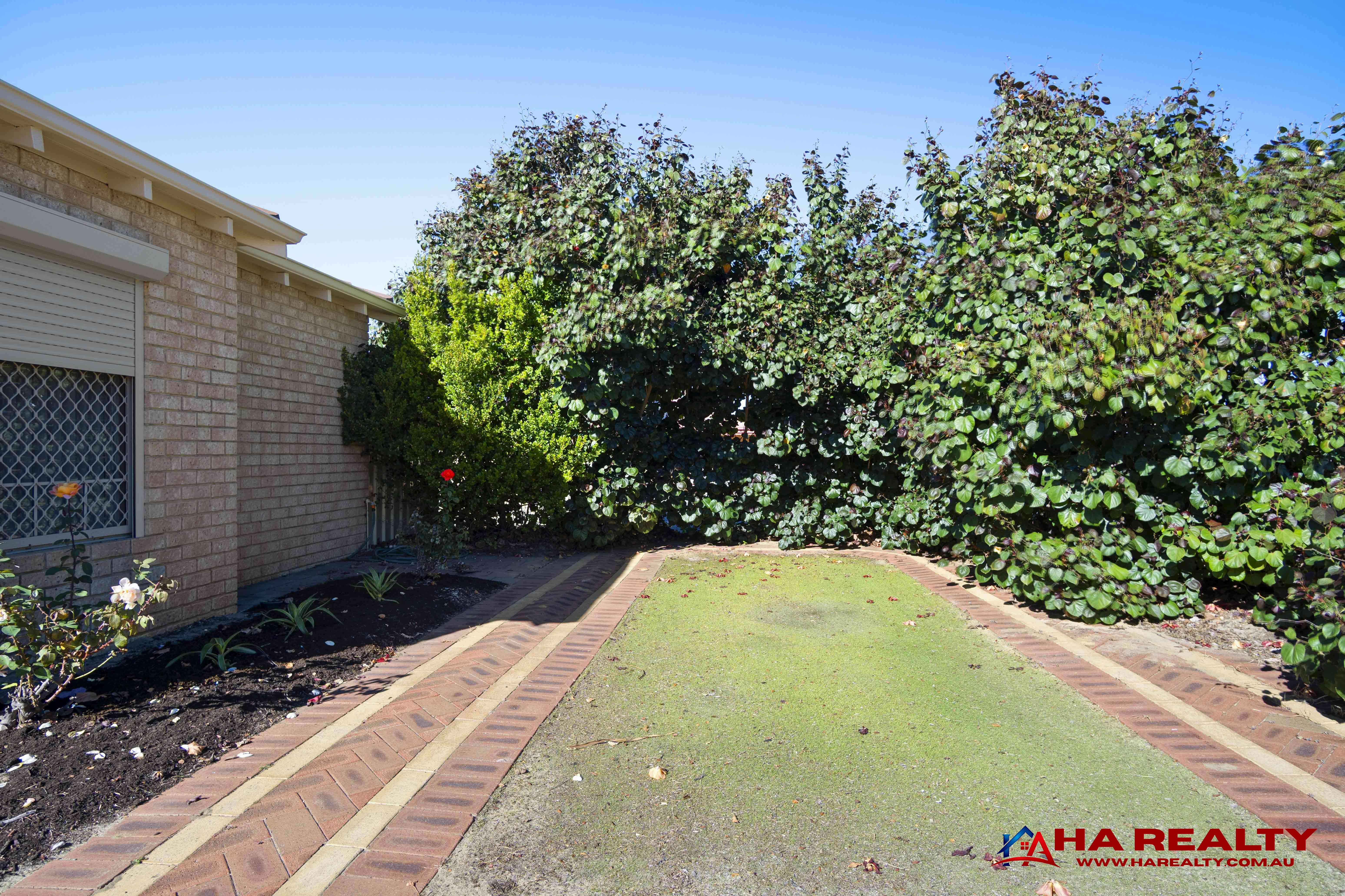 36 HONOURS RISE, Marangaroo WA 6064 - Image 2