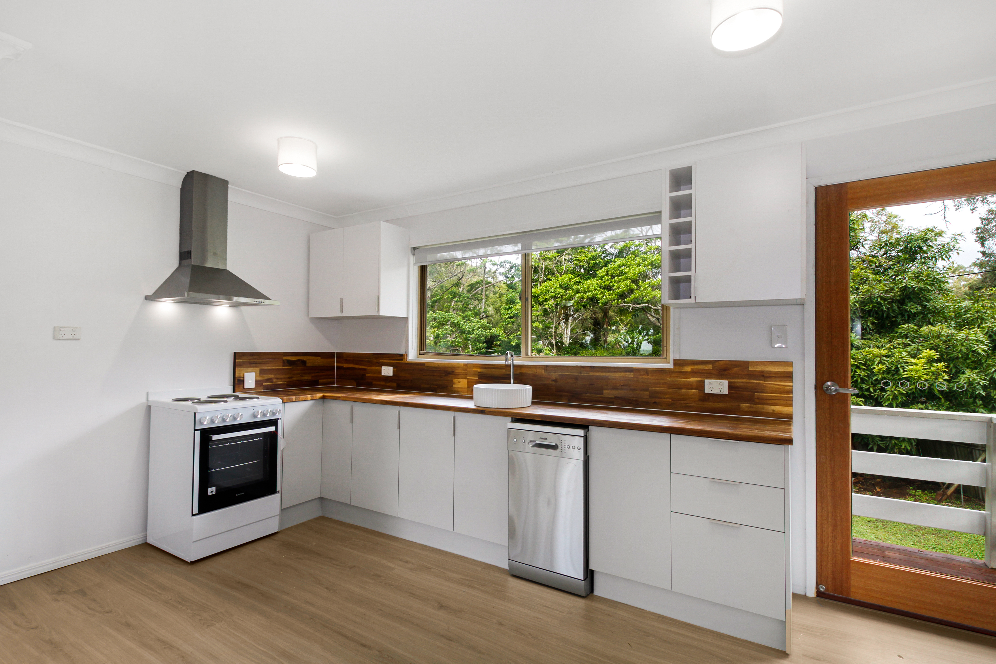 17 Wyena Avenue, Lamb Island, Qld, 4184 - Image 4