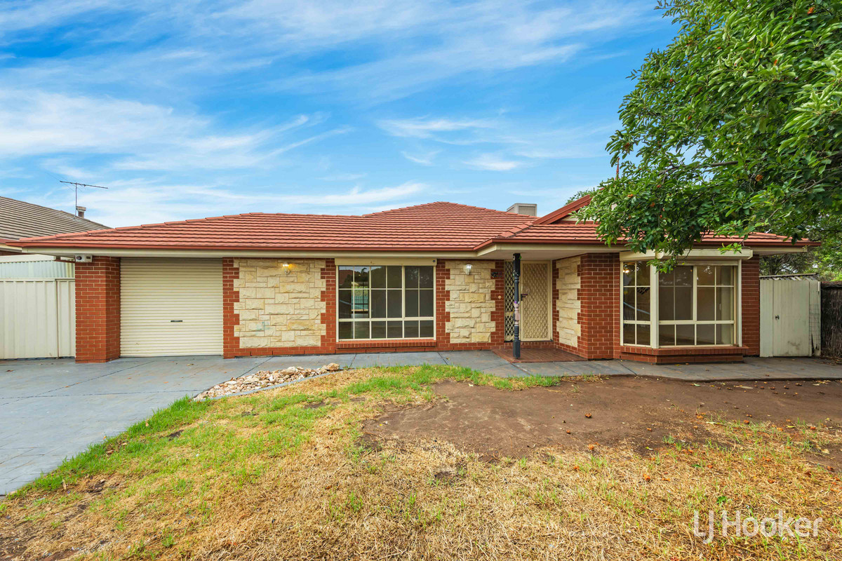 2 PINEHURST COURT, Craigmore SA 5114 - Image 1
