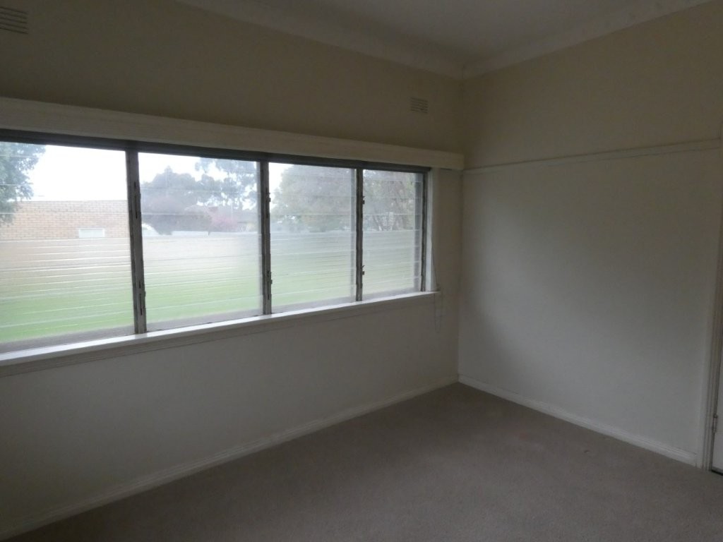 5-bedroom house at 43 Devereux Street, Warracknabeal, VIC 3393, Yarriambiack, Victoria