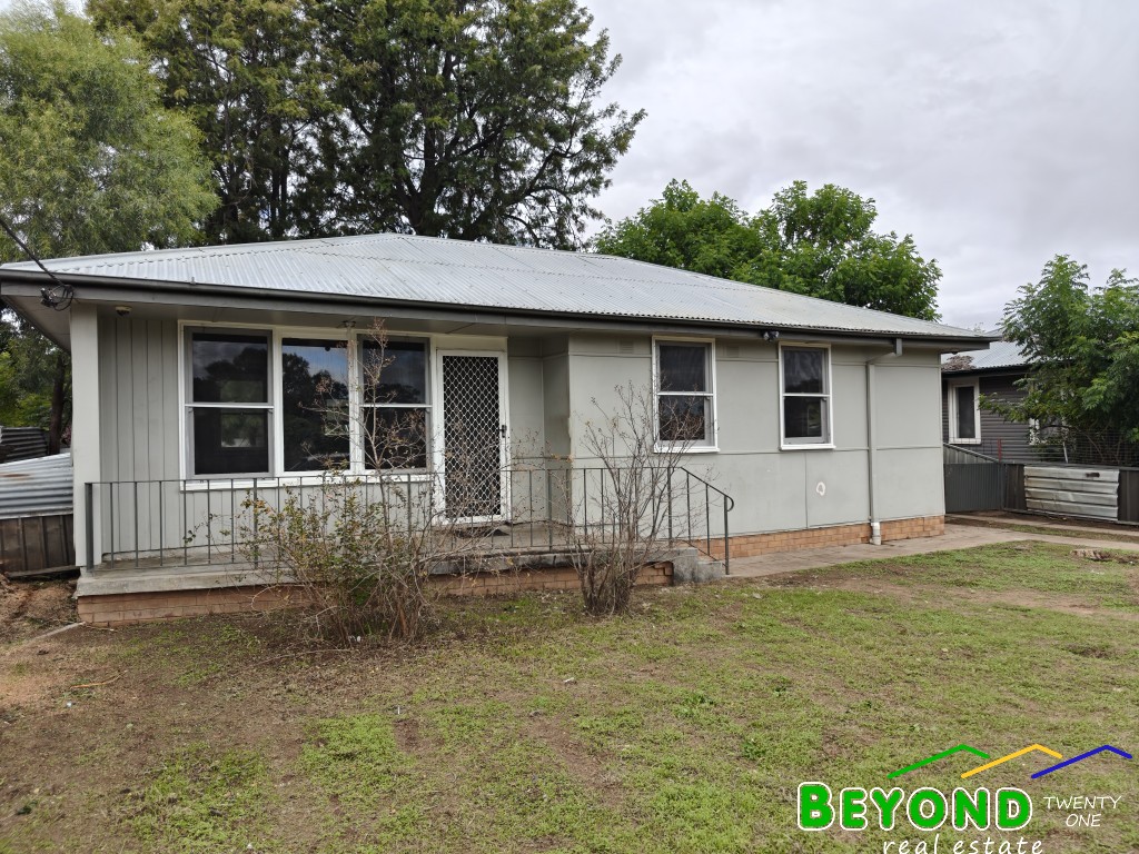 10 Greene Avenue, Coonamble, NSW 2829 - Image 1