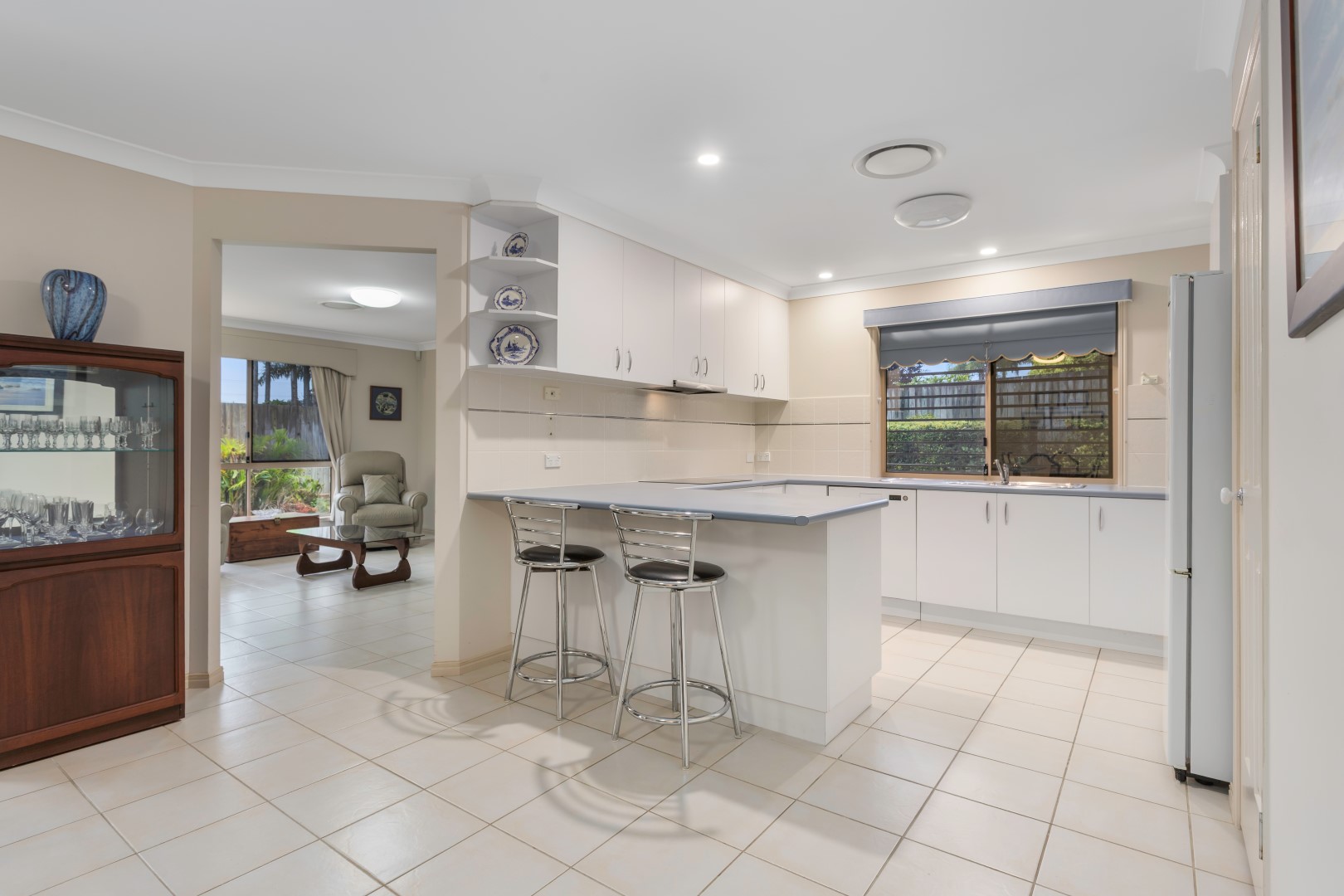 49 Discovery Street, Flinders View, QLD 4305 - Image 8