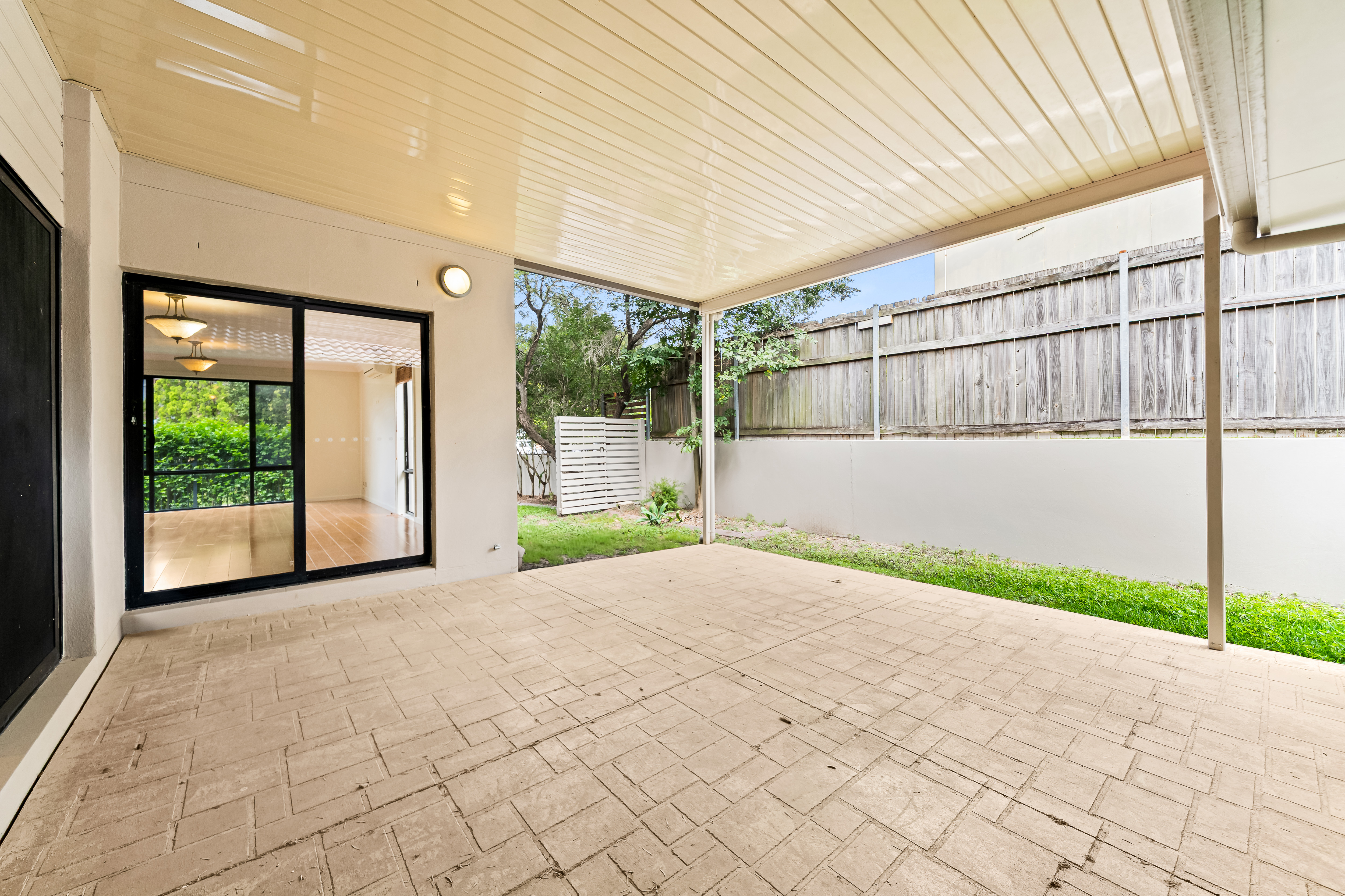 5-bedroom house at 129 Didbrook Street, Robertson, QLD 4109, Brisbane, Queensland