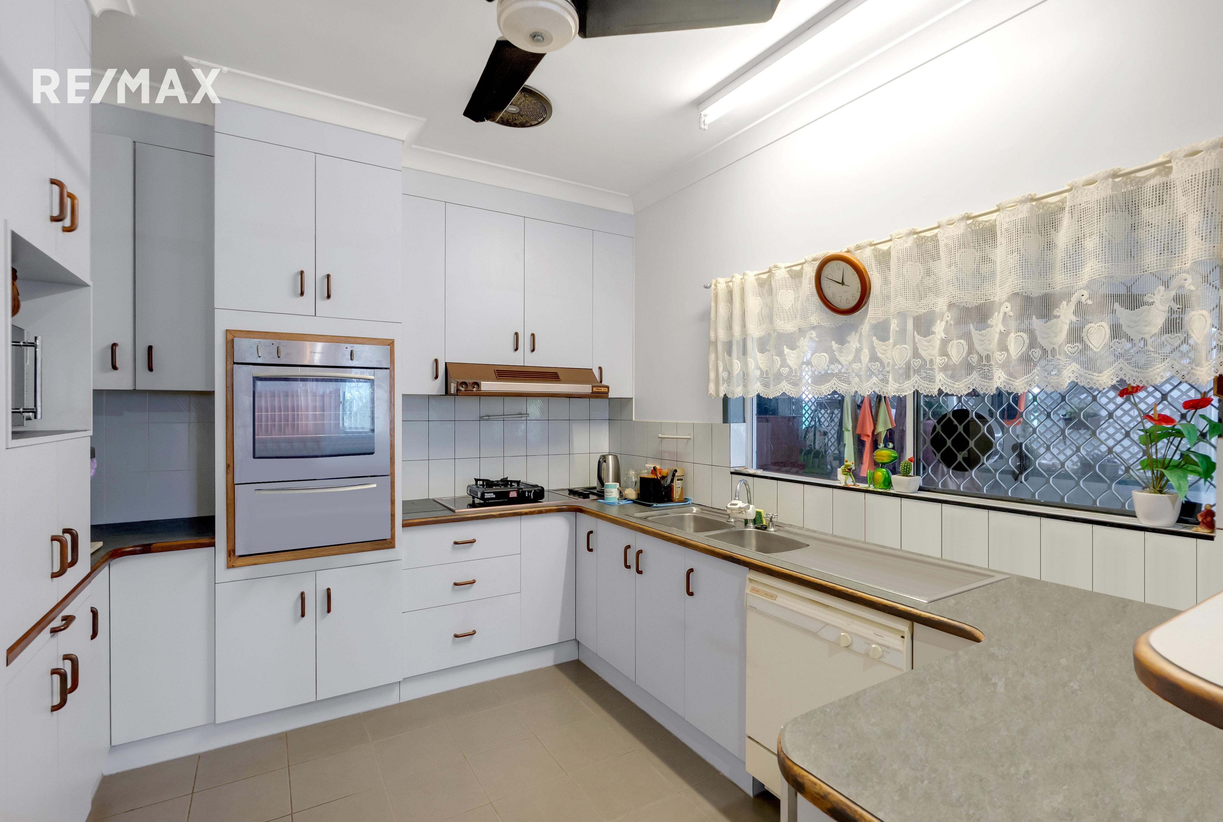 29 Nephrite Street, Woree, QLD 4868 - Image 10