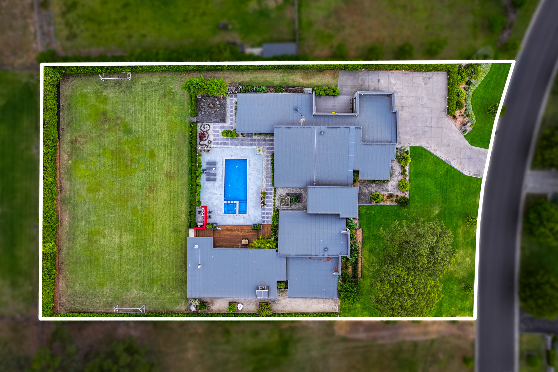 6-bedroom house at 21 TWIN CREEKS DRIVE, Luddenham NSW 2745, Liverpool, New South Wales