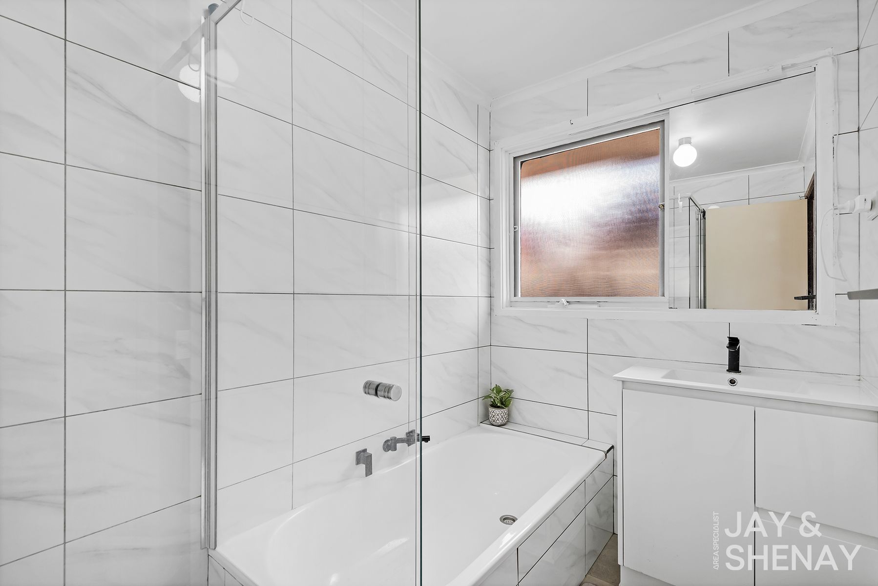 4-bedroom house at 39 GRANTON AVENUE, Endeavour Hills VIC 3802, Casey, Victoria