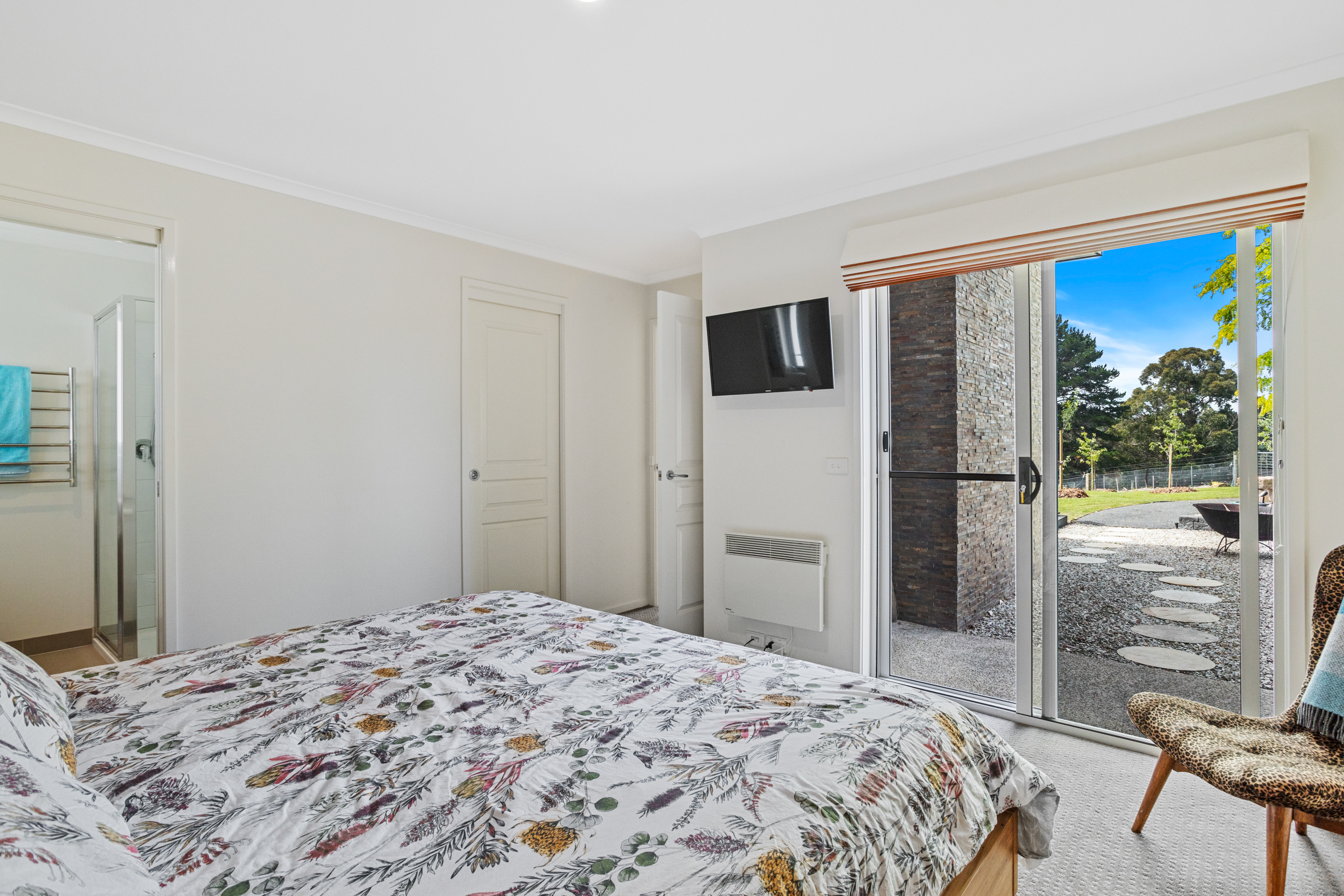 5-bedroom house at HONEYWOOD COTTAGE 72 PULLENS ROAD, WOODBRIDGE TAS 7162, Kingborough, Tasmania