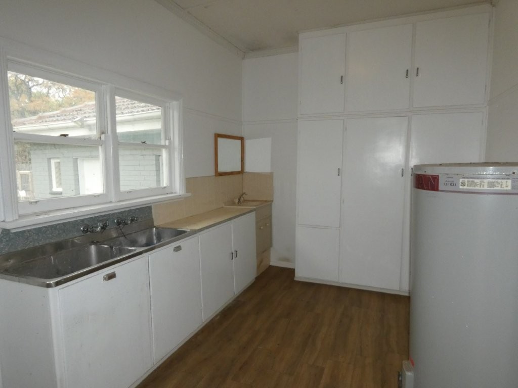 5-bedroom house at 43 Devereux Street, Warracknabeal, VIC 3393, Yarriambiack, Victoria