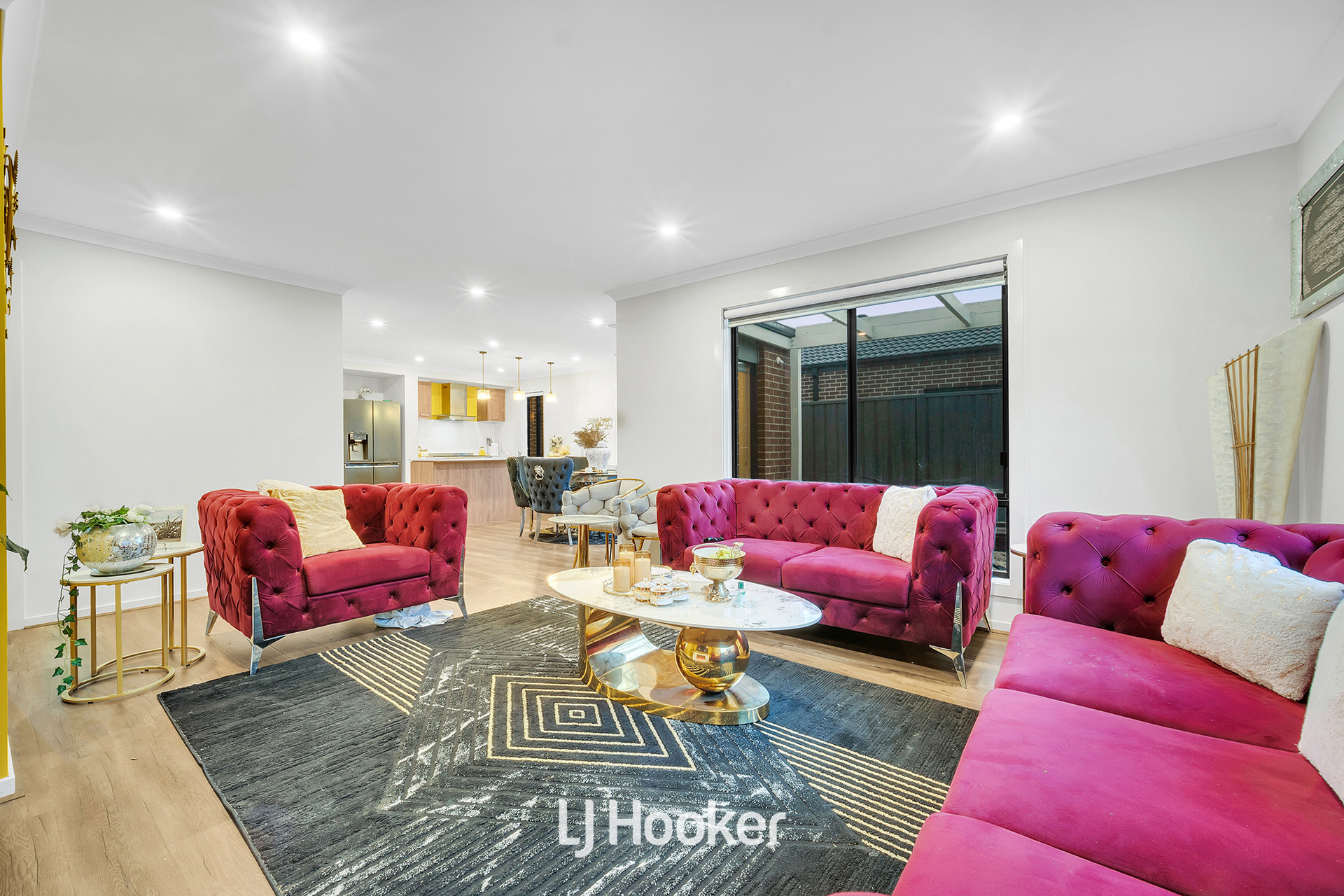 11 Carnelian Circuit, Clyde North, VIC 3978 - Image 4