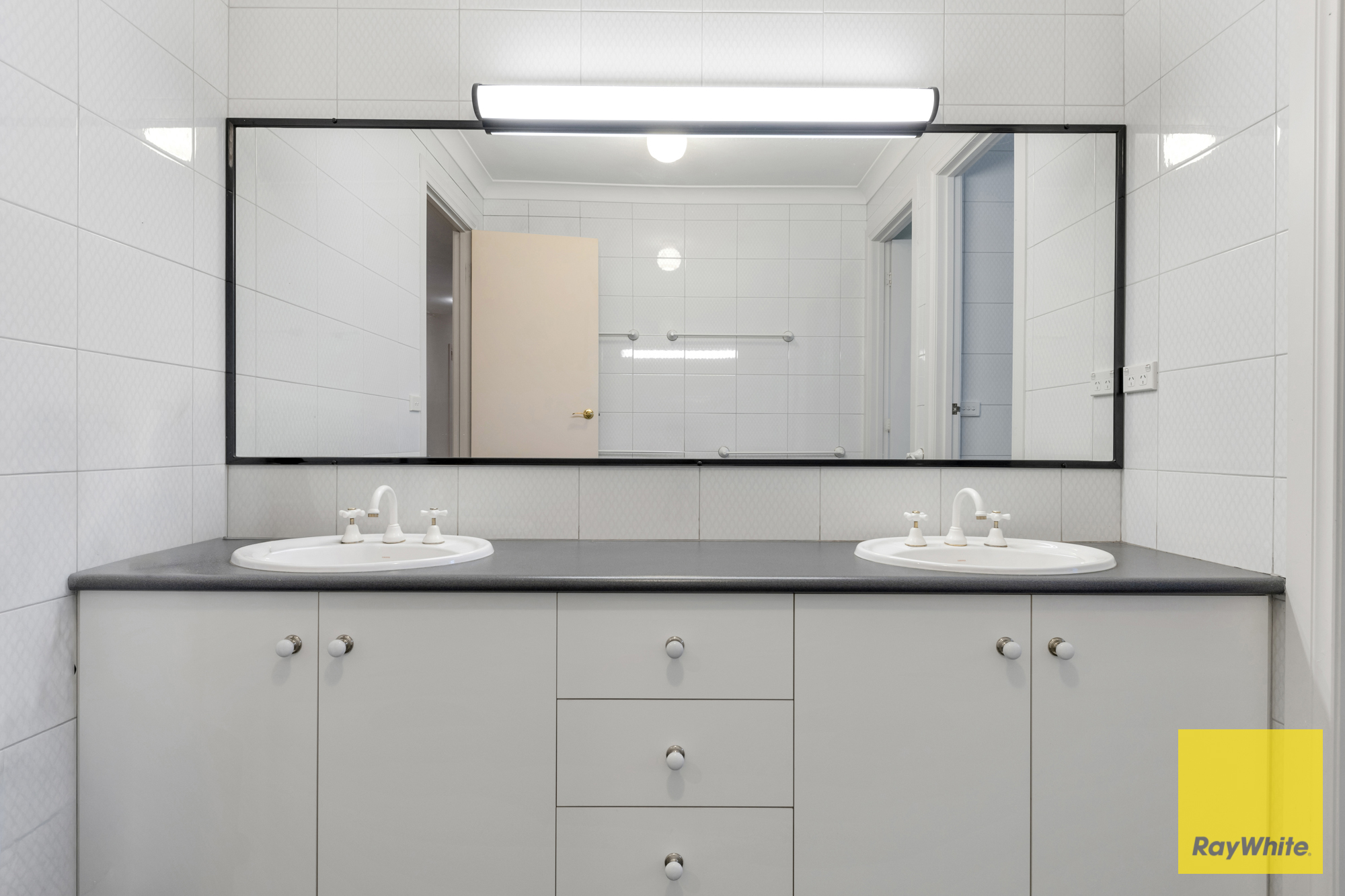7-bedroom house at 18 BINDOWAN DRIVE, Hoppers Crossing VIC 3029, Wyndham, Victoria
