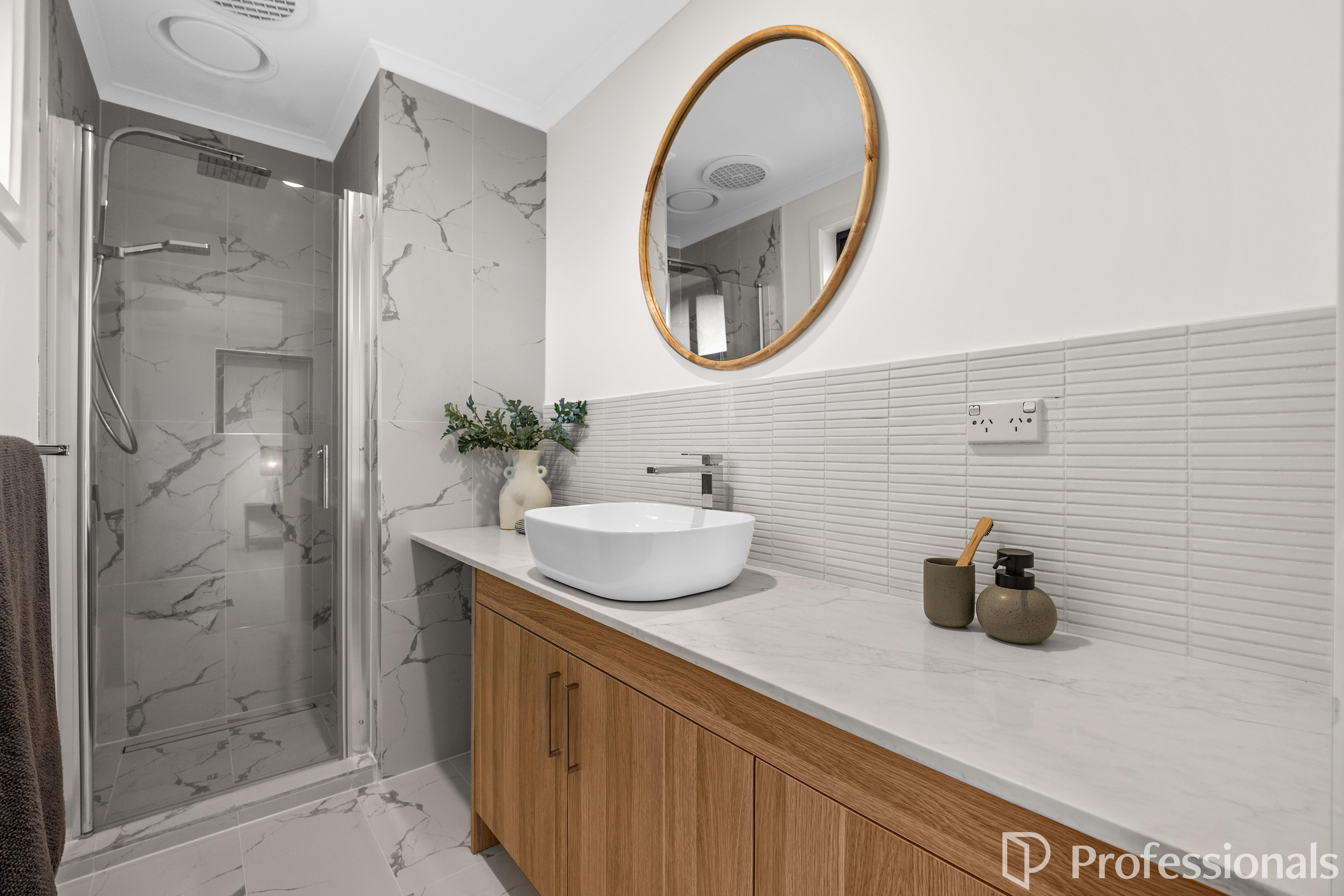 5-bedroom house at 5 Germain Court, Keilor Downs, VIC 3038, Brimbank, Victoria