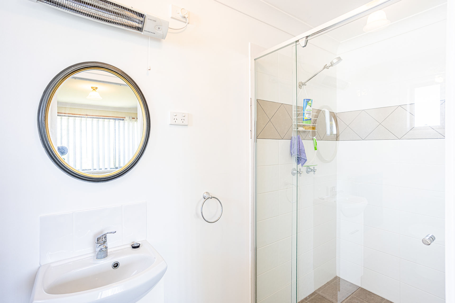 6-bedroom house at 16 Franklin Street, Karuah, NSW 2324, Mid-Coast, New South Wales