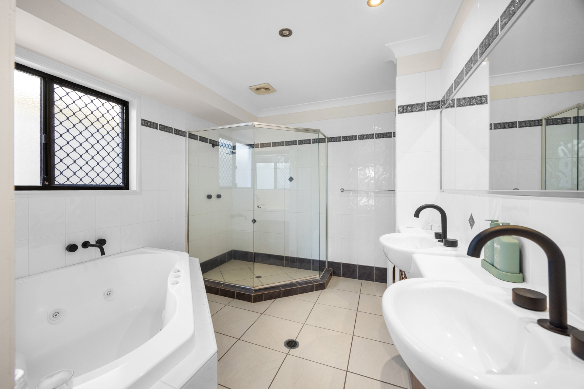 4-bedroom house at 3 Hastings Place, Buderim, QLD 4556, Sunshine Coast, Queensland