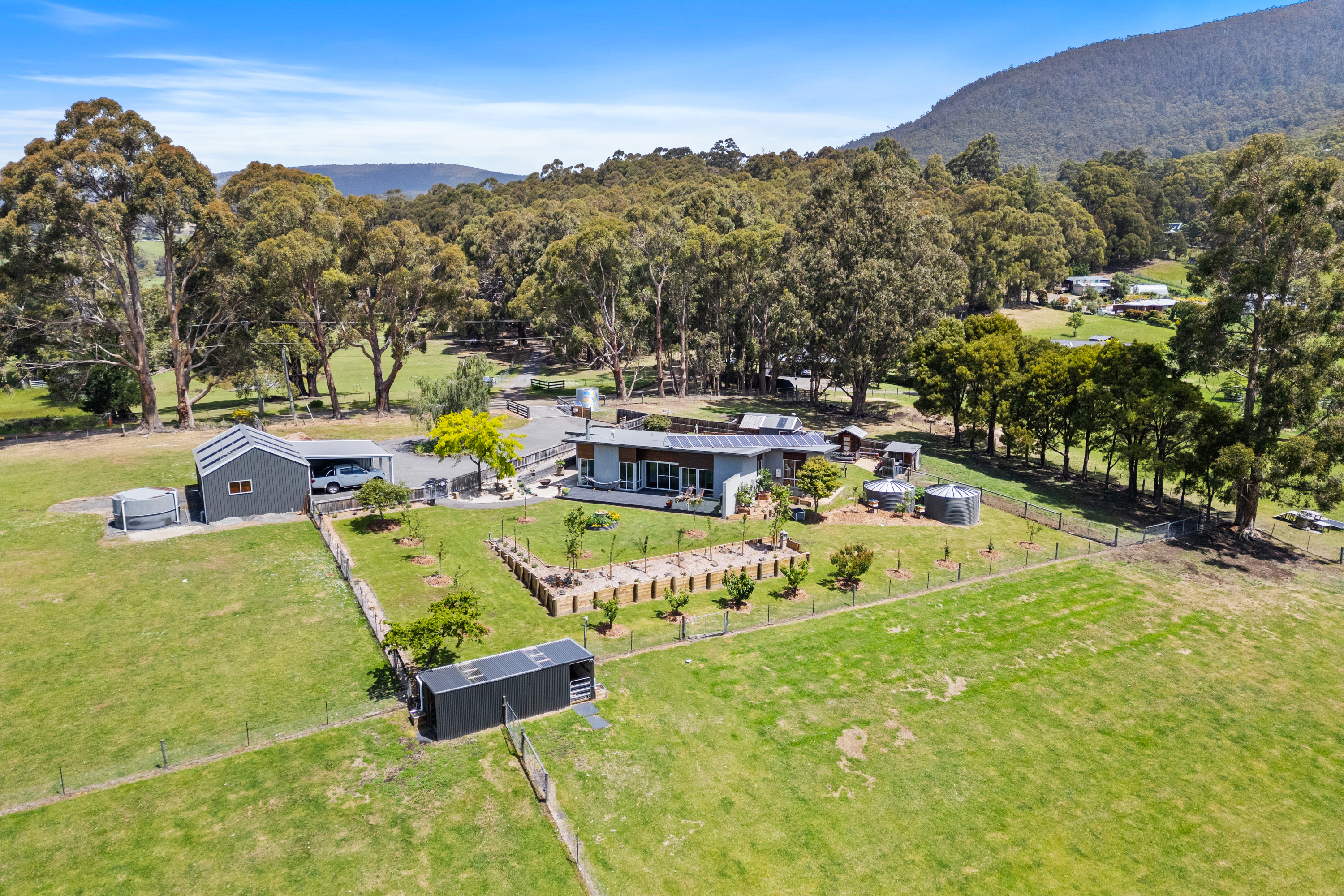 5-bedroom house at HONEYWOOD COTTAGE 72 PULLENS ROAD, WOODBRIDGE TAS 7162, Kingborough, Tasmania