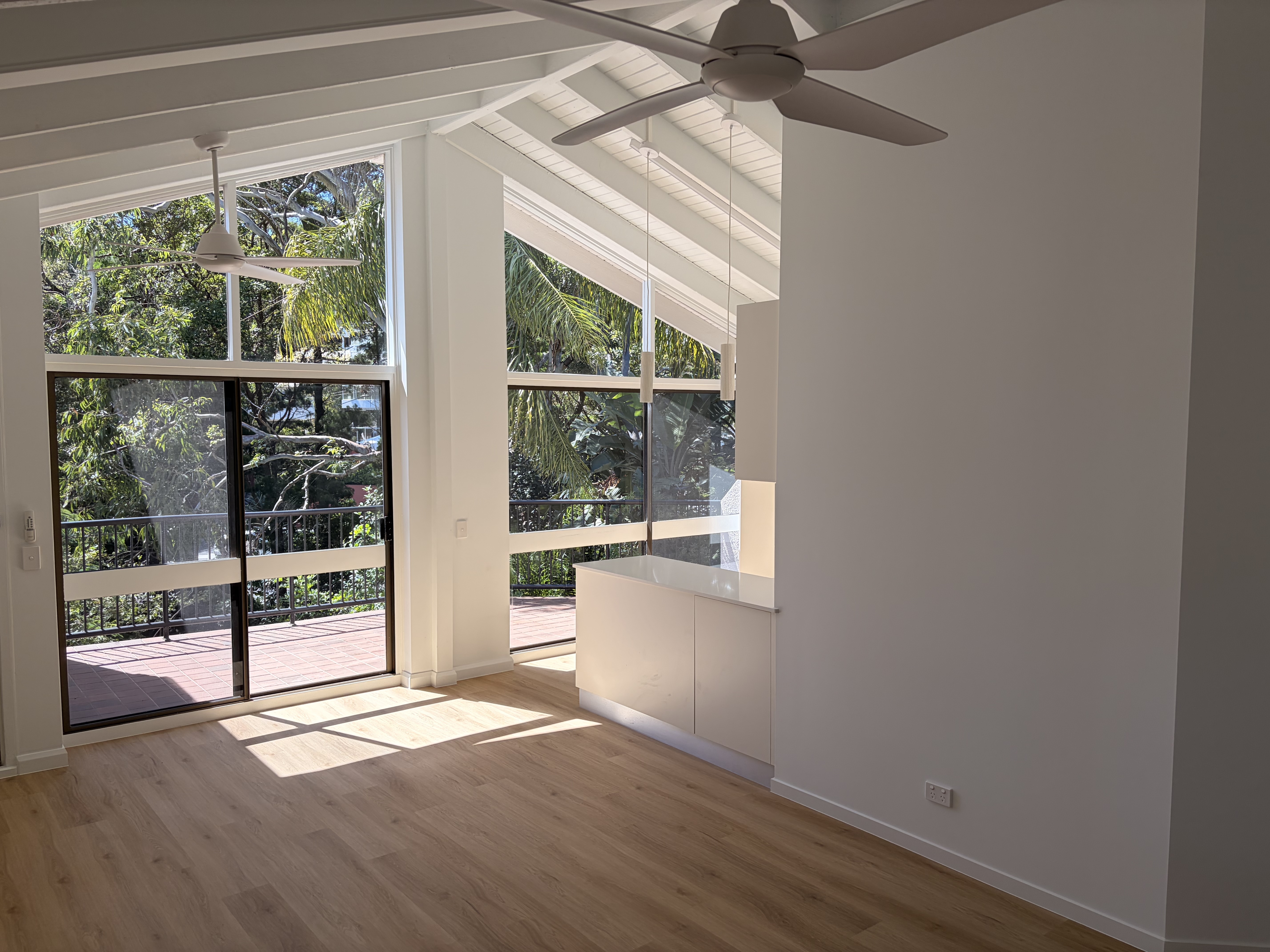 4/6 Noosa Drive, Noosa Heads, QLD 4567 - Image 4