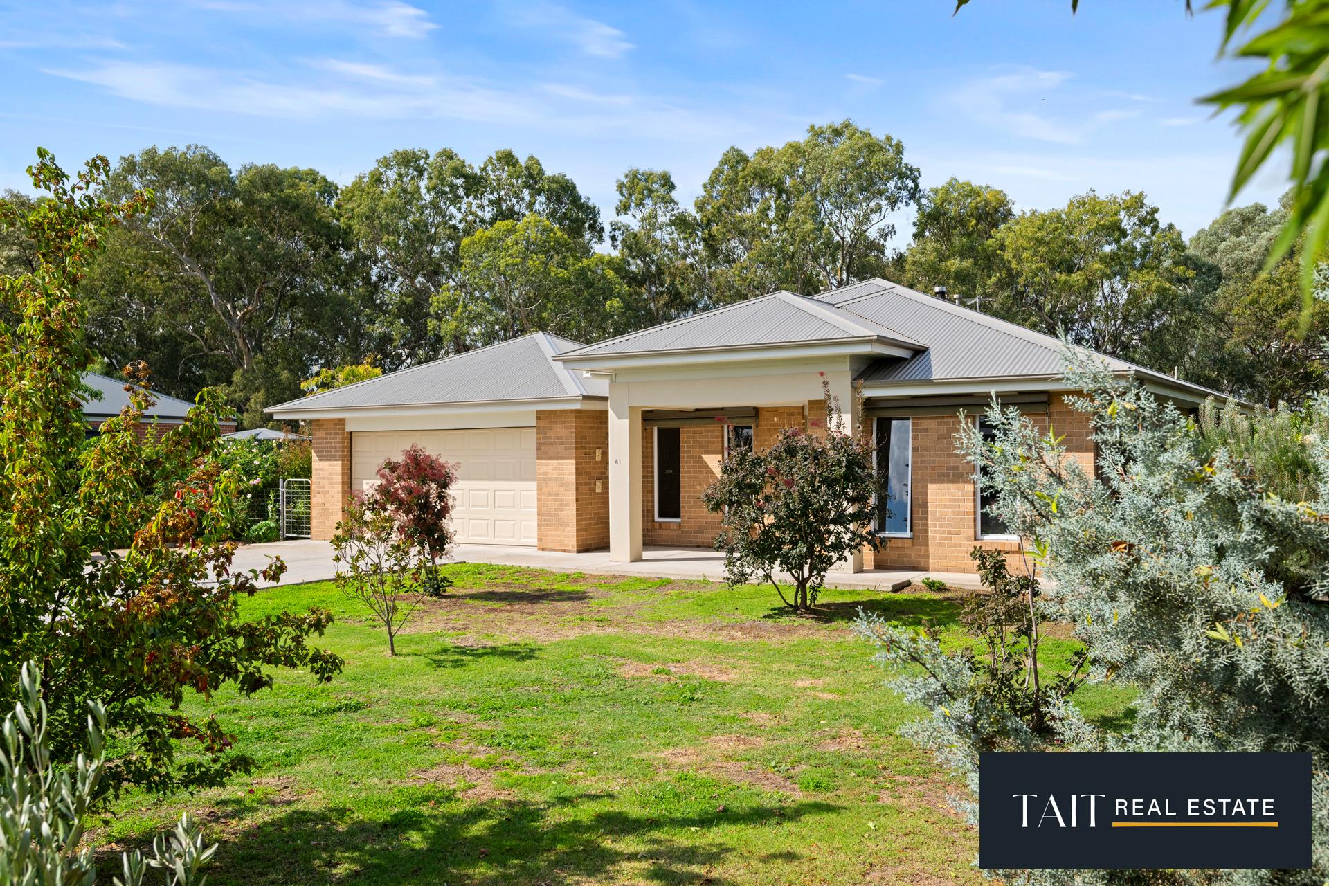 41 Pin Oak Drive, Wangaratta, VIC 3677 - Image 2