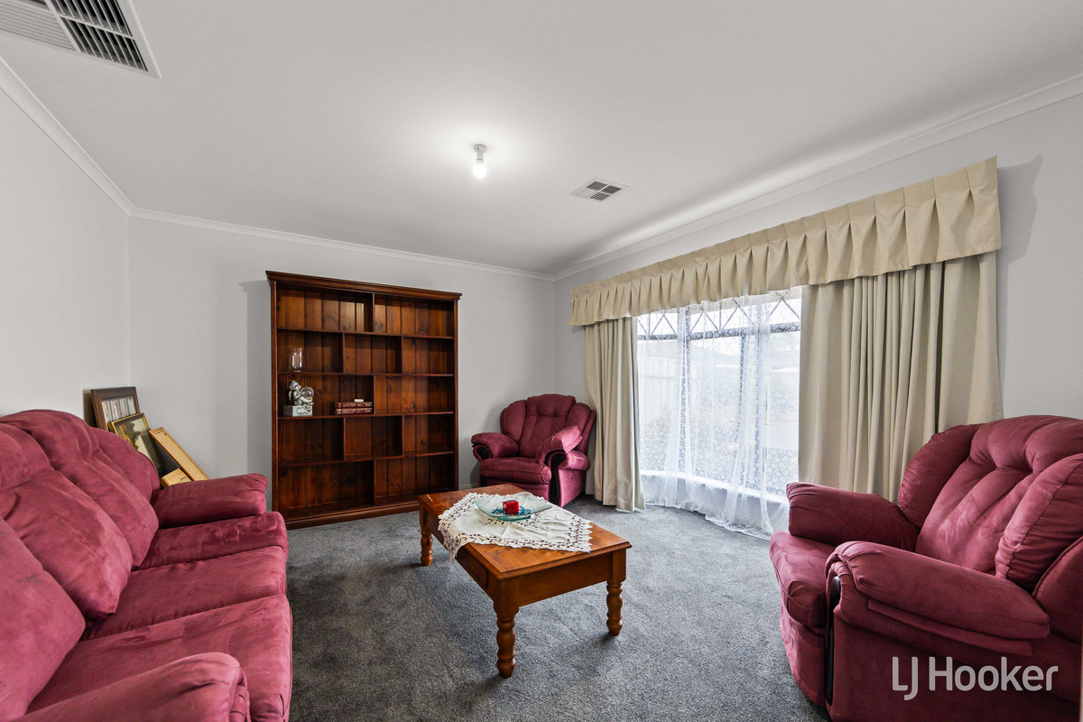 29 Yeovil Circuit, Craigmore, SA 5114 - Image 7