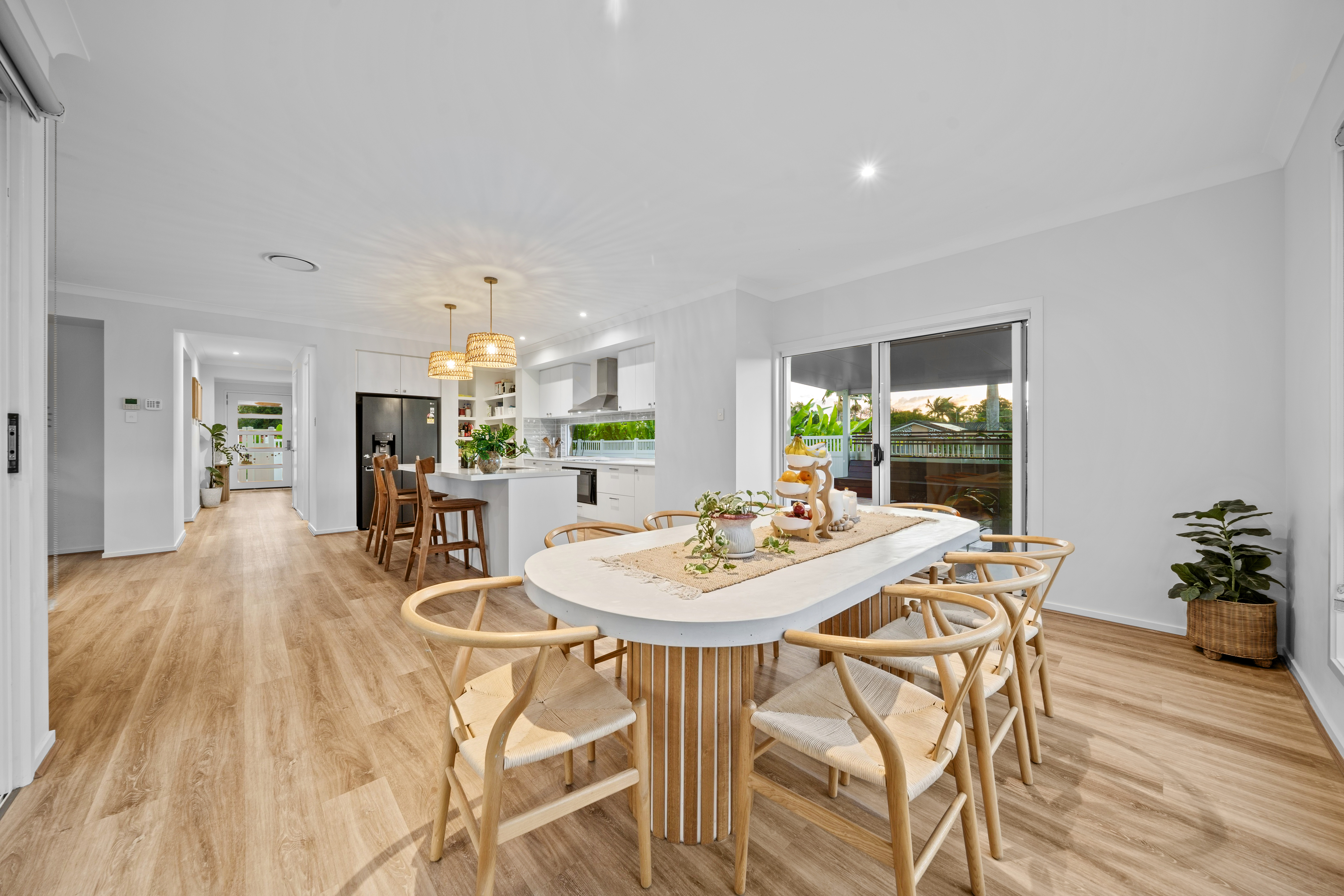 1 LEAFY CLOSE, Burleigh Waters QLD 4220 - Image 8