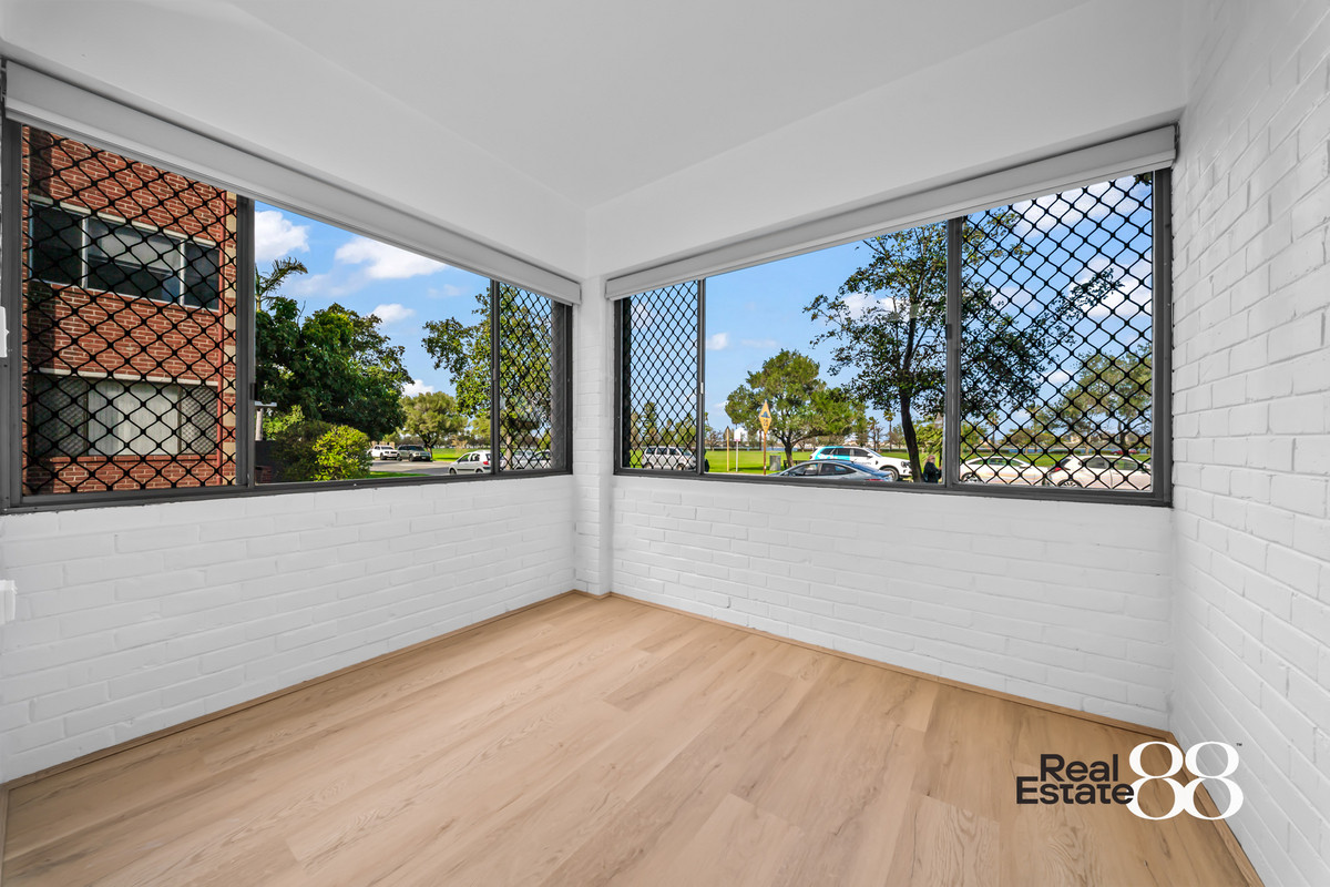 1/126 Terrace Road, Perth, WA 6000 - Image 4