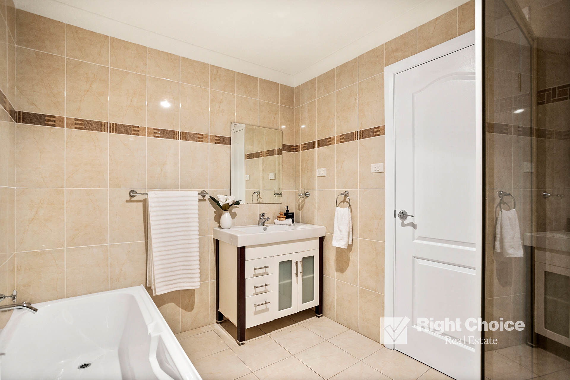 4-bedroom unit at 5 Dudgeon Street, Kiama, NSW 2533, Kiama, New South Wales