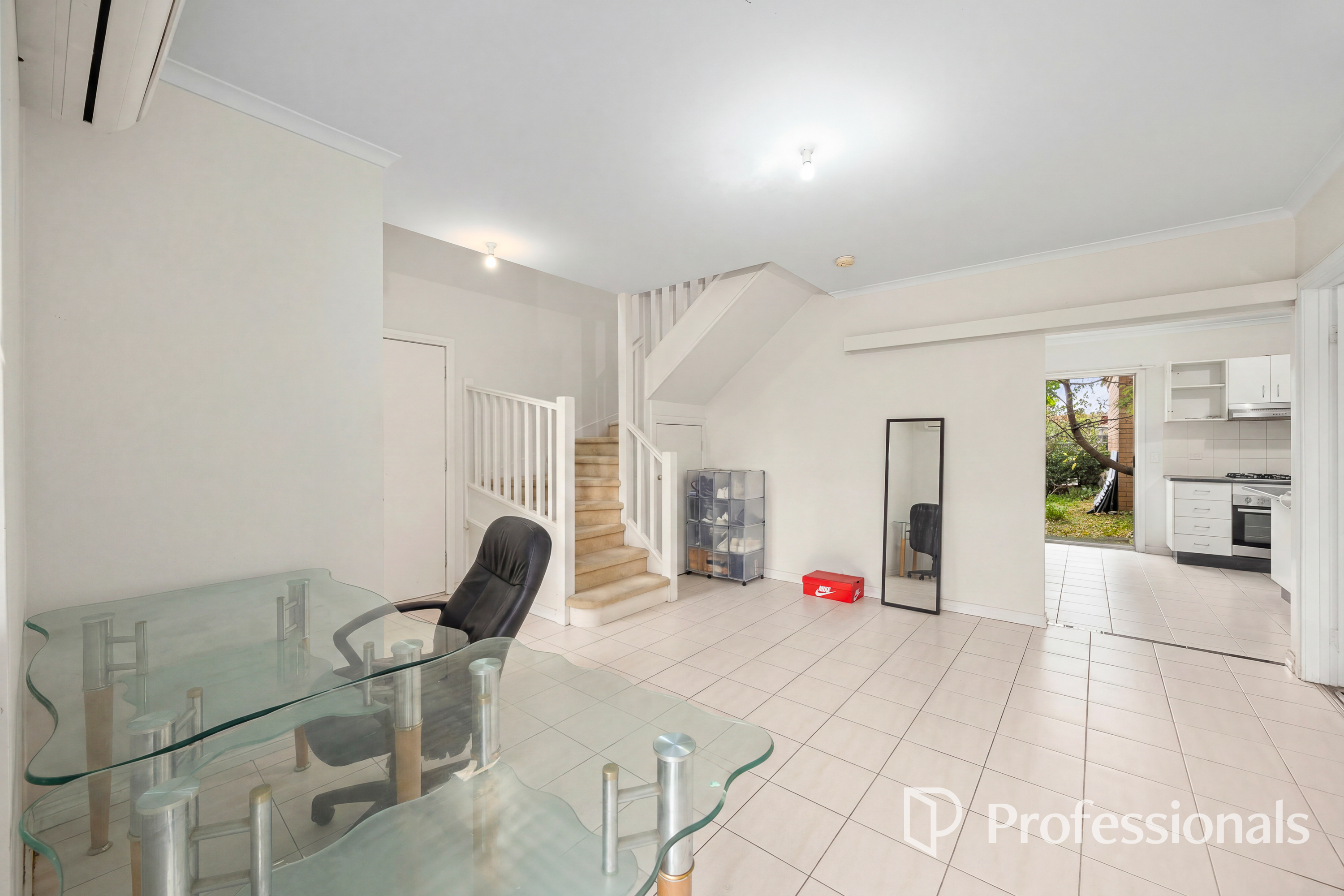 UNIT 1 71 MARSHALL AVENUE, Clayton VIC 3168 - Image 2