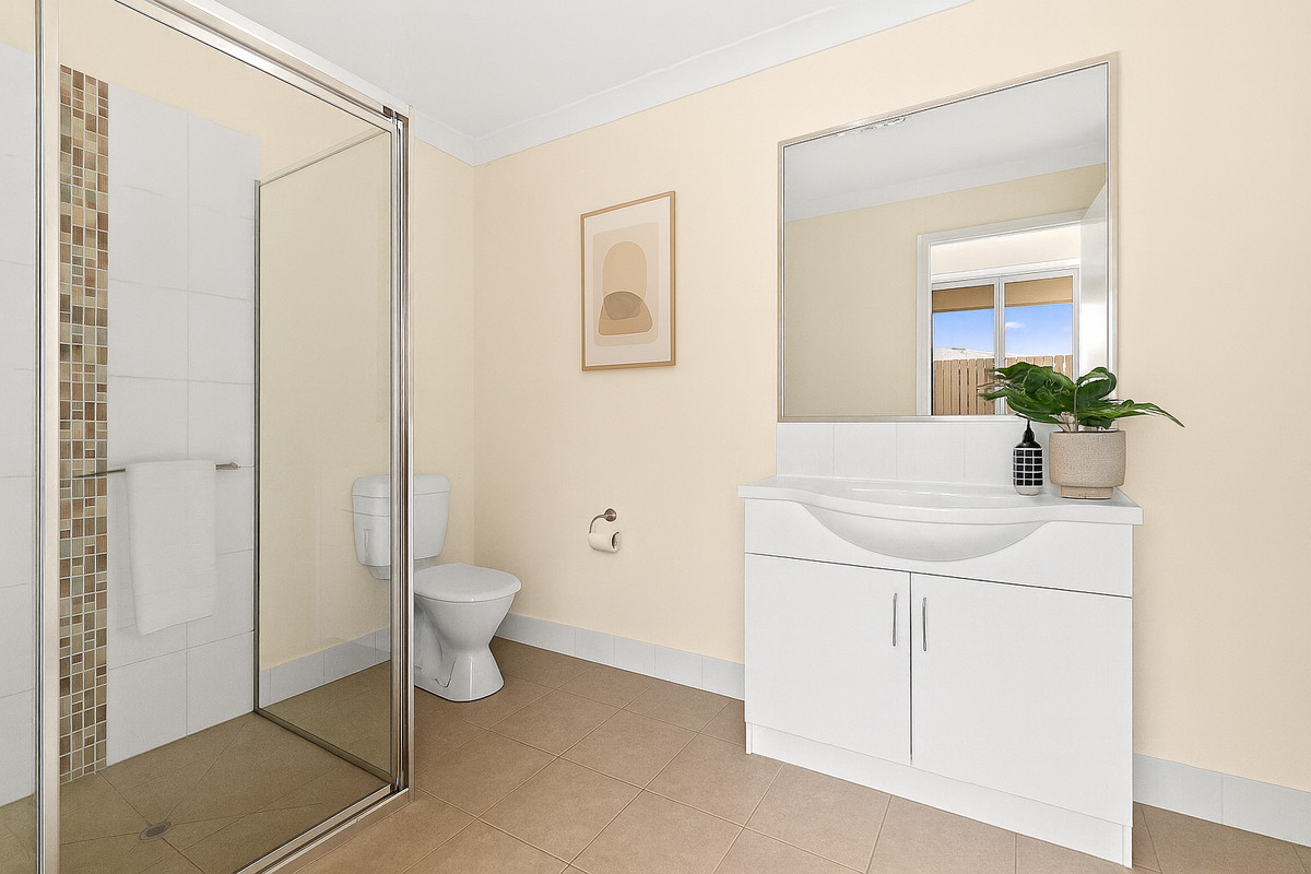 6-bedroom unit at 33 ALISTAIR STREET, Glenvale QLD 4350, Toowoomba, Queensland