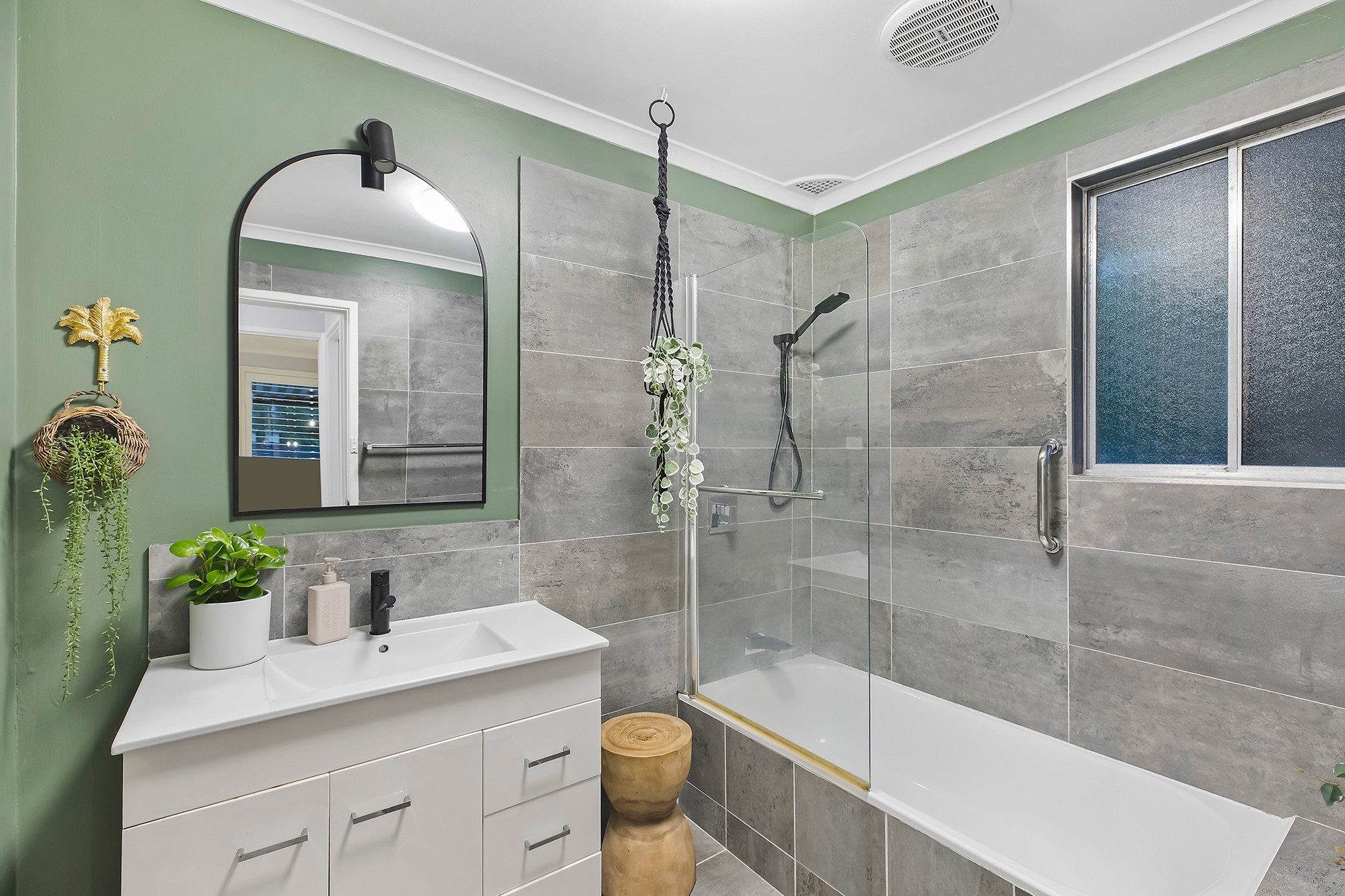 3-bedroom house at 14 Morella Close, Springfield, NSW 2250, Central Coast (Nsw), New South Wales