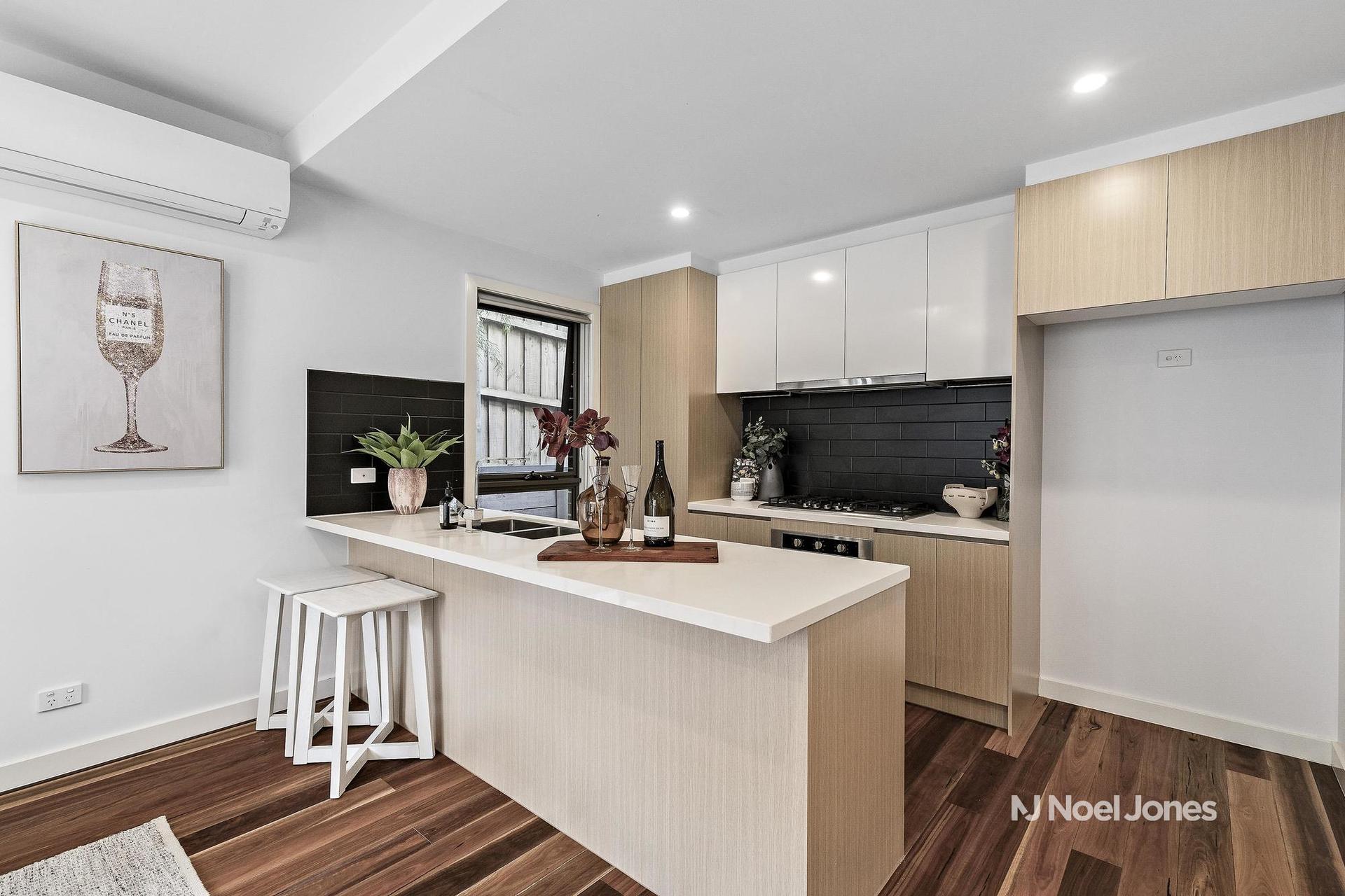 4-bedroom unit at 4 37 DEEP CREEK ROAD, MITCHAM VIC 3132, Whitehorse, Victoria