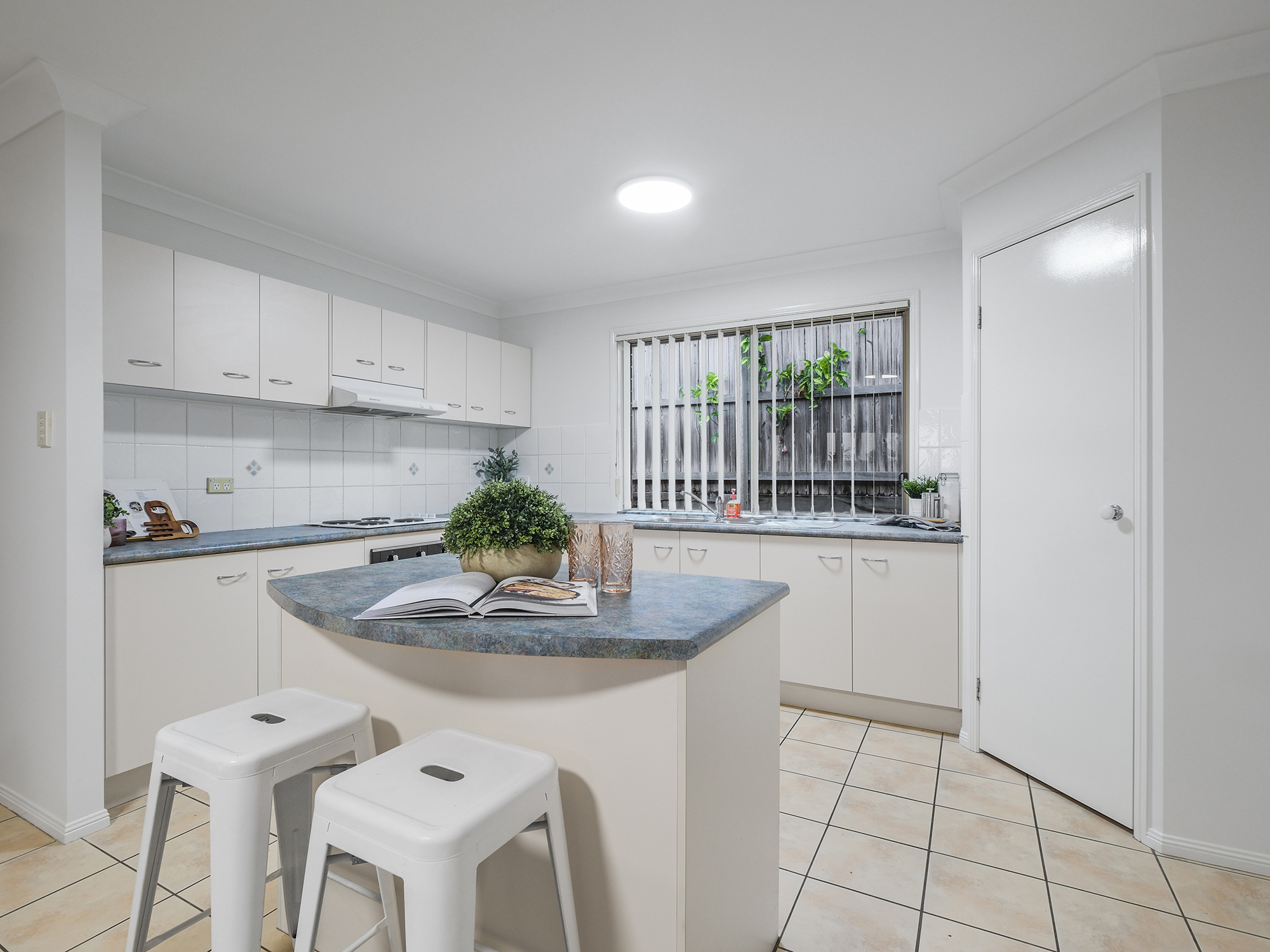 15 CREDITON PLACE, Forest Lake QLD 4078 - Image 8