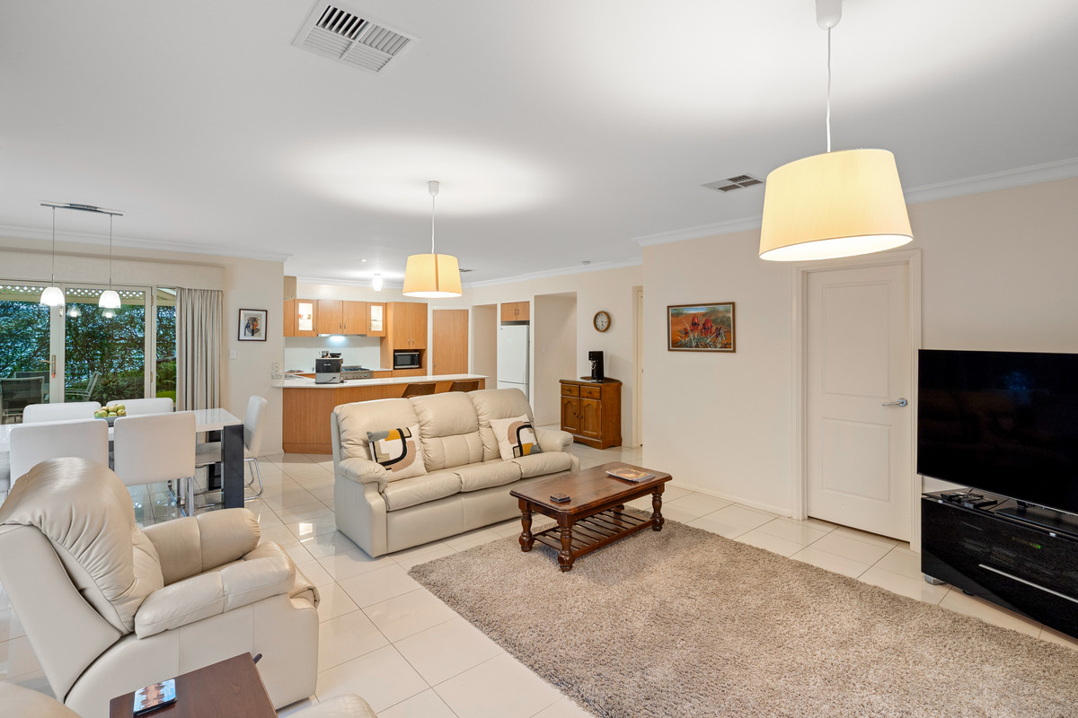 7 Coulson Court, Greenwith, SA 5125 - Image 10