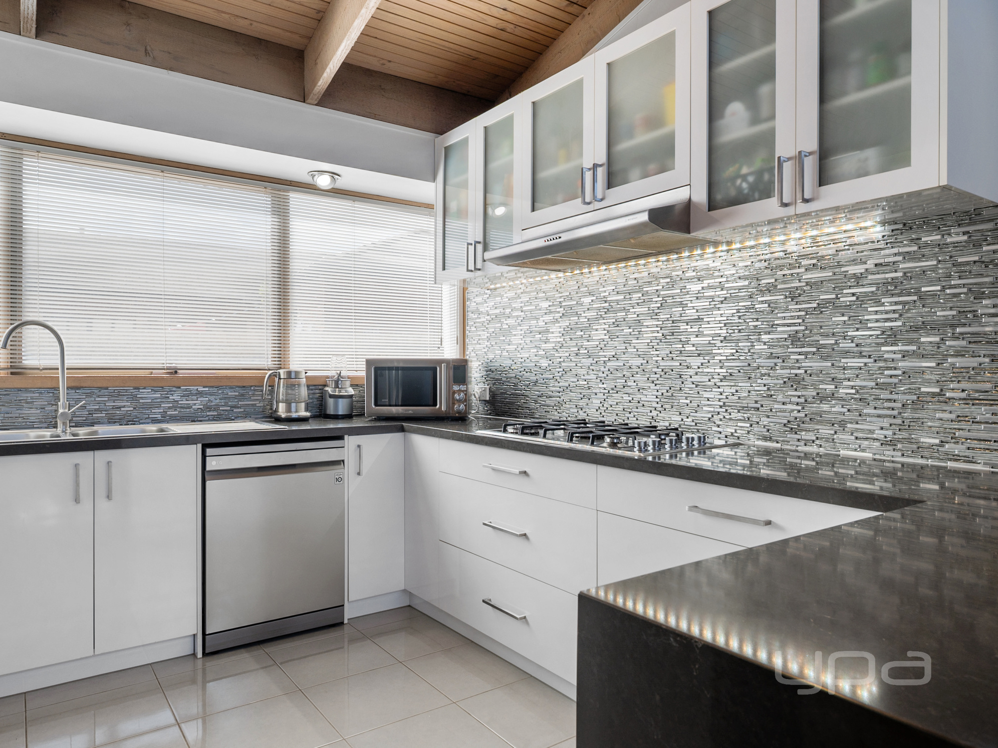 33 Black Dog Drive, Brookfield, VIC 3338 - Image 10