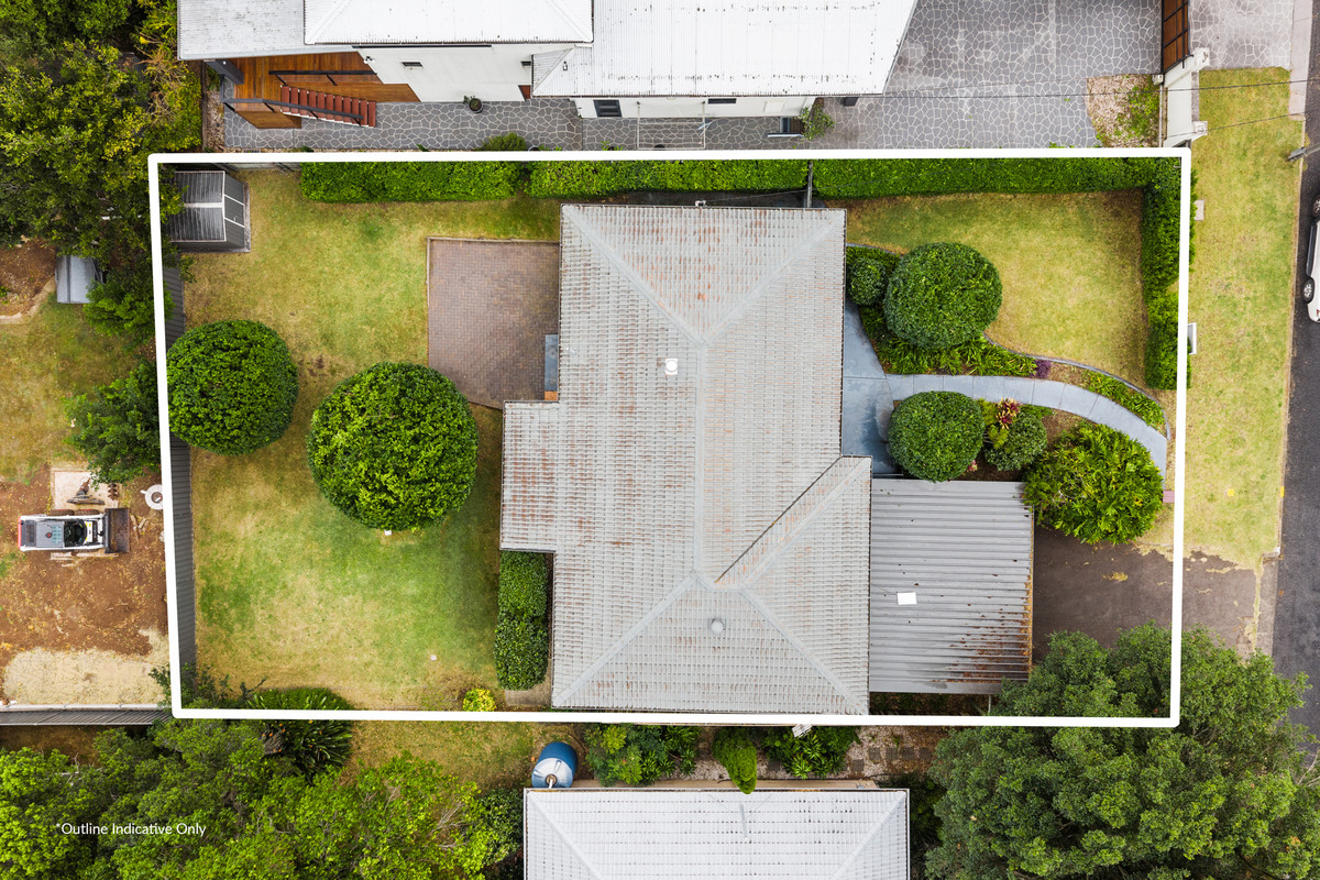 8 BARRYMOUNT CRESCENT, Mount Lofty QLD 4350 - Image 1
