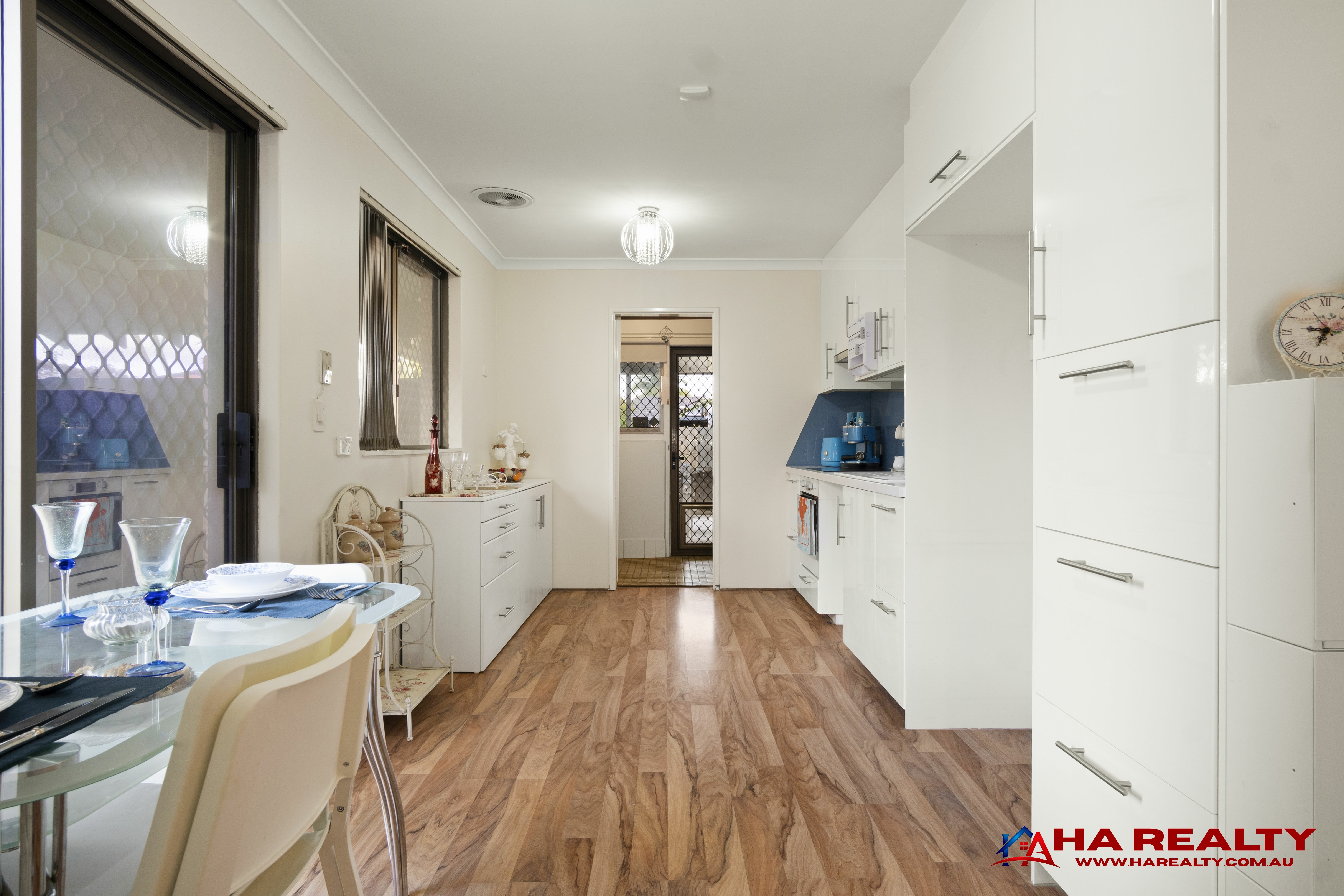 6 25 STEWART WAY, NORANDA WA 6062 - Image 2