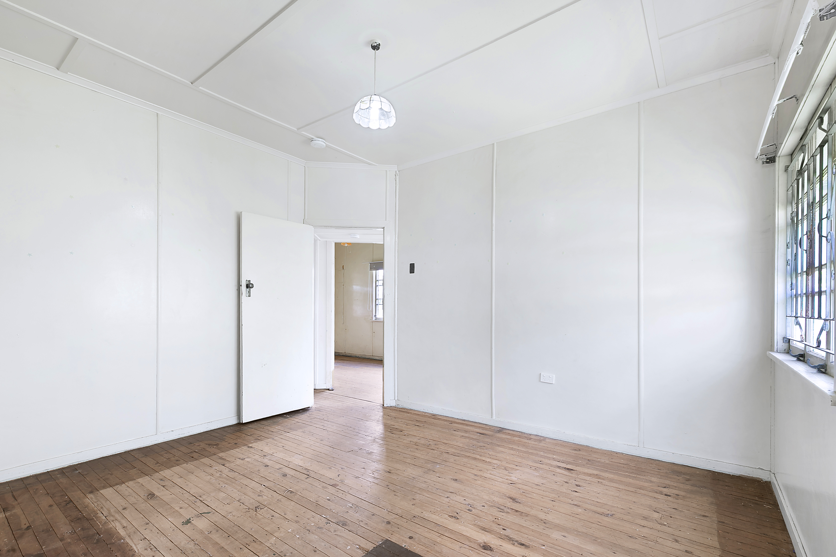 222 Agnew Street, Seven Hills, QLD 4170 - Image 5