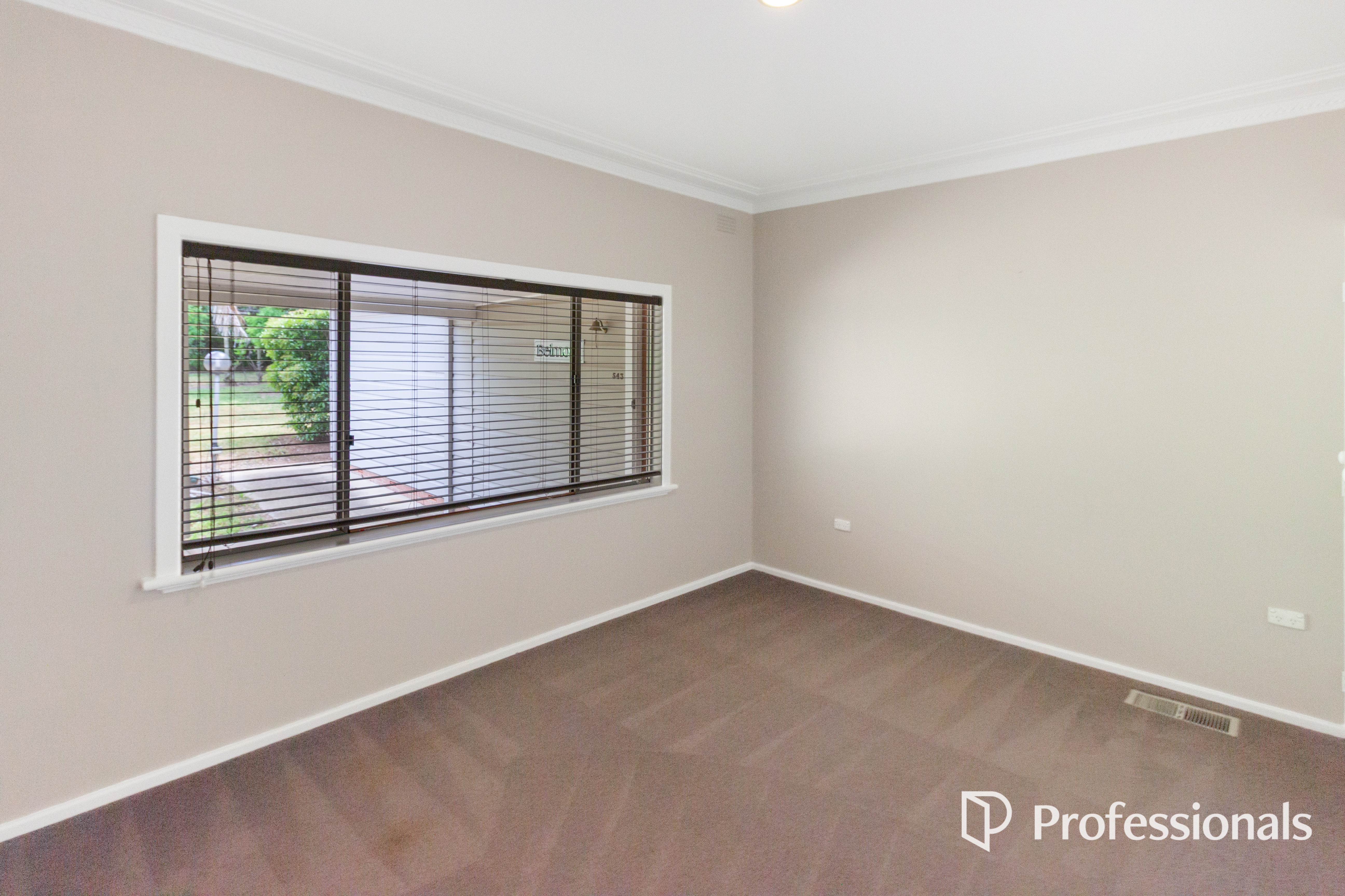 6-bedroom house at 543 Kooringal Road, Lake Albert, NSW 2650, Wagga Wagga, New South Wales