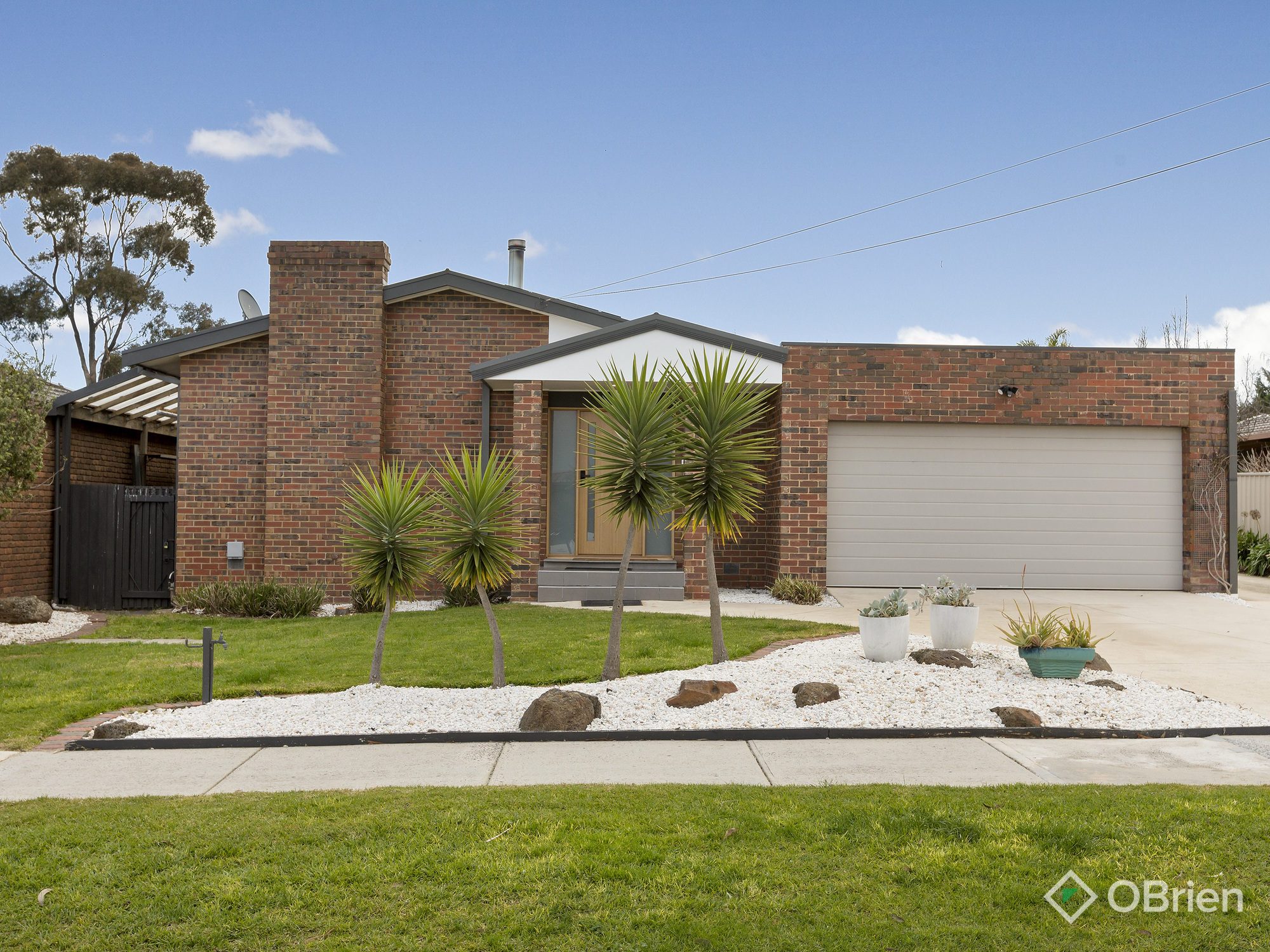1/25 Carrington Street, Sydenham, VIC 3037 - Image 1
