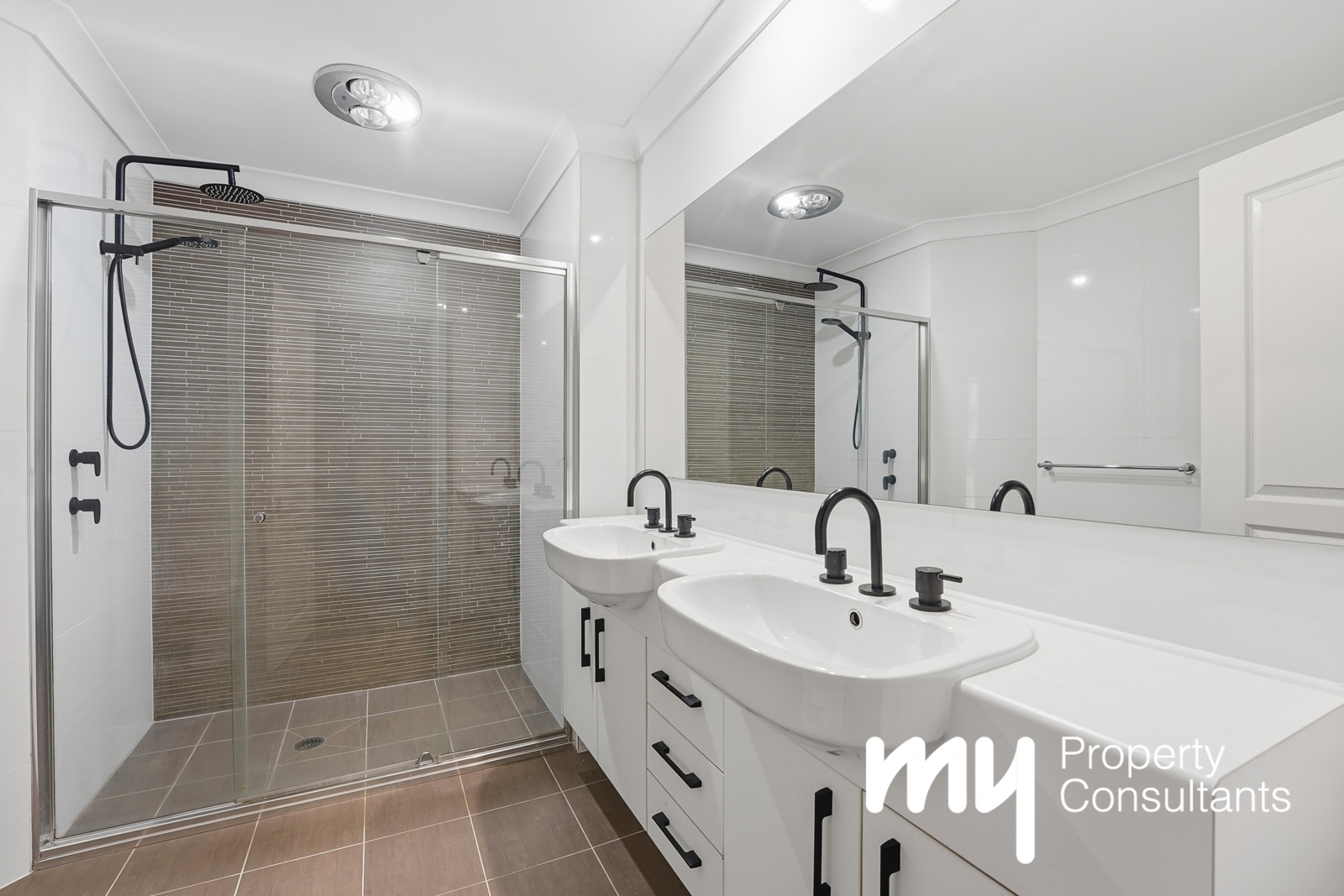 5-bedroom house at 7 Warner Street, Camden Park, NSW 2570, Wollondilly, New South Wales