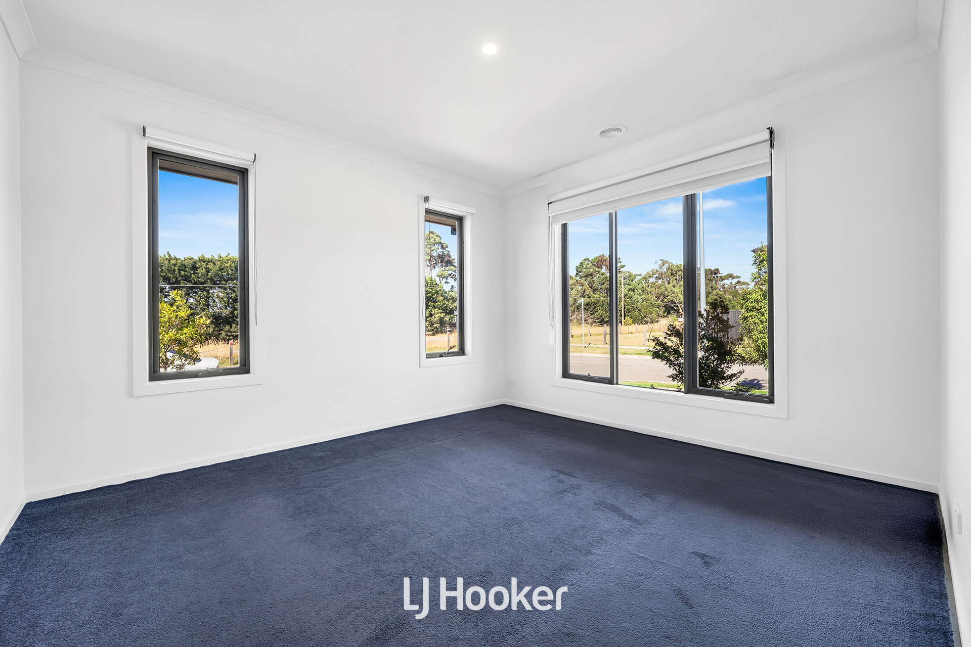 3-bedroom house at 27 Ironstone Street, Cranbourne East, VIC 3977, Casey, Victoria