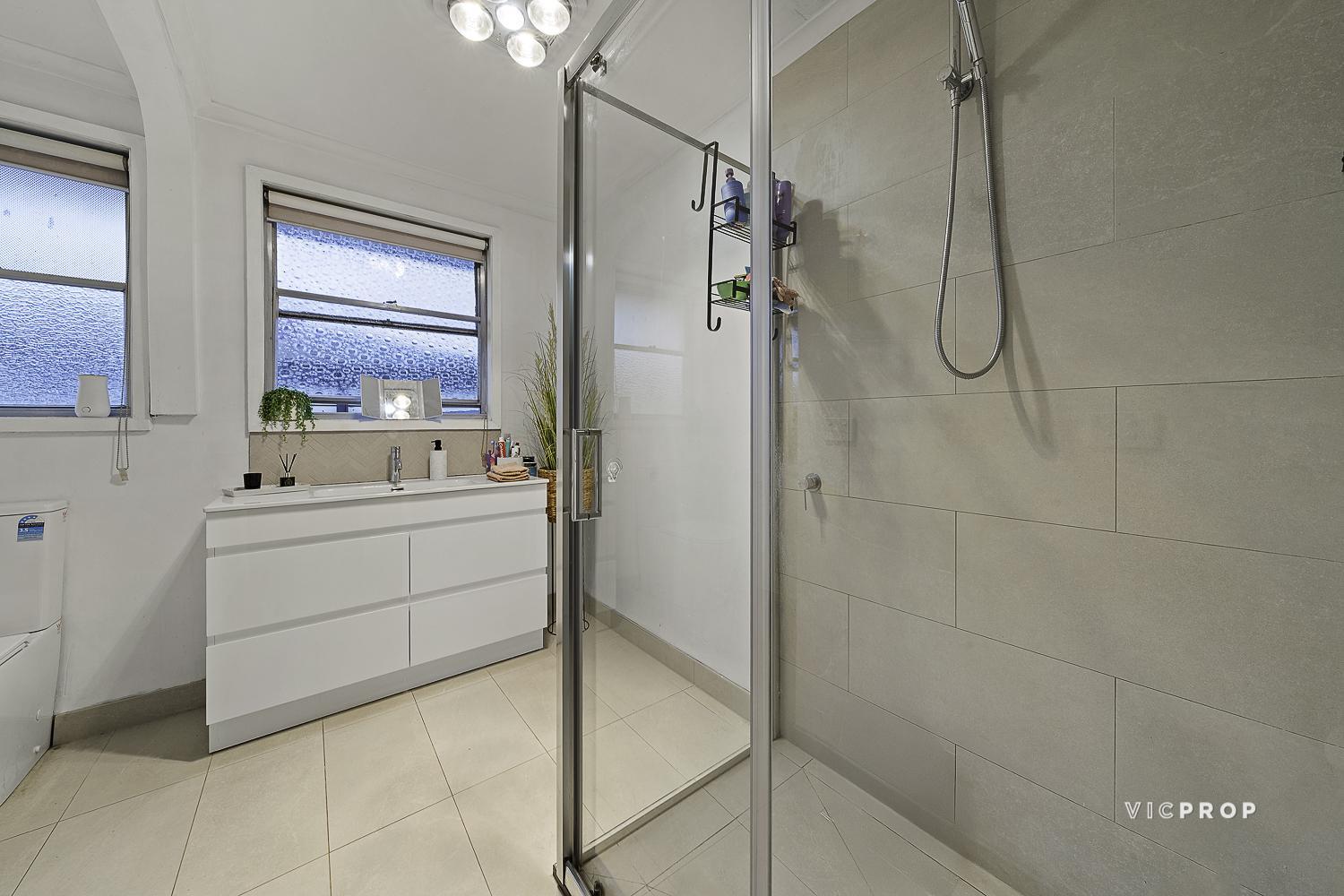 16 Bennett Street, Sunshine West, Vic, 3020 - Image 8