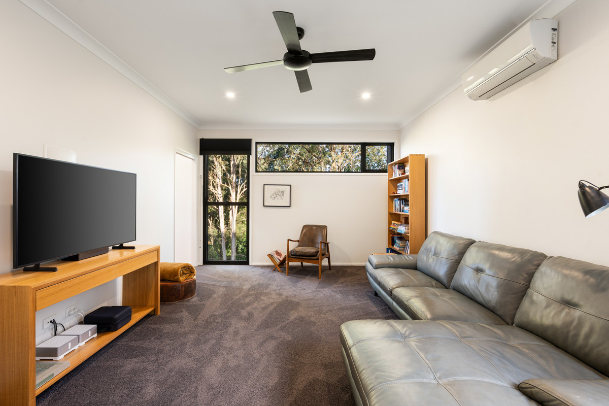 5-bedroom house at 19 COVENTRY COURT, Mount Lofty QLD 4350, Toowoomba, Queensland