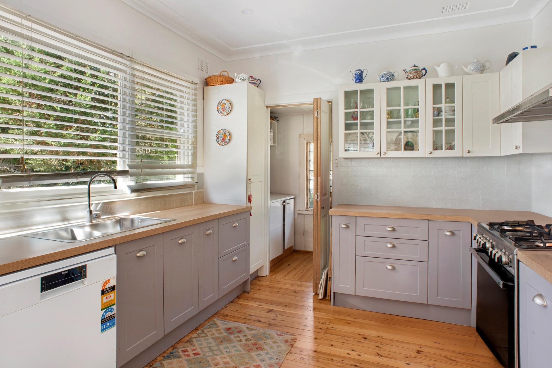 69 BARTON STREET, Katoomba NSW 2780 - Image 3