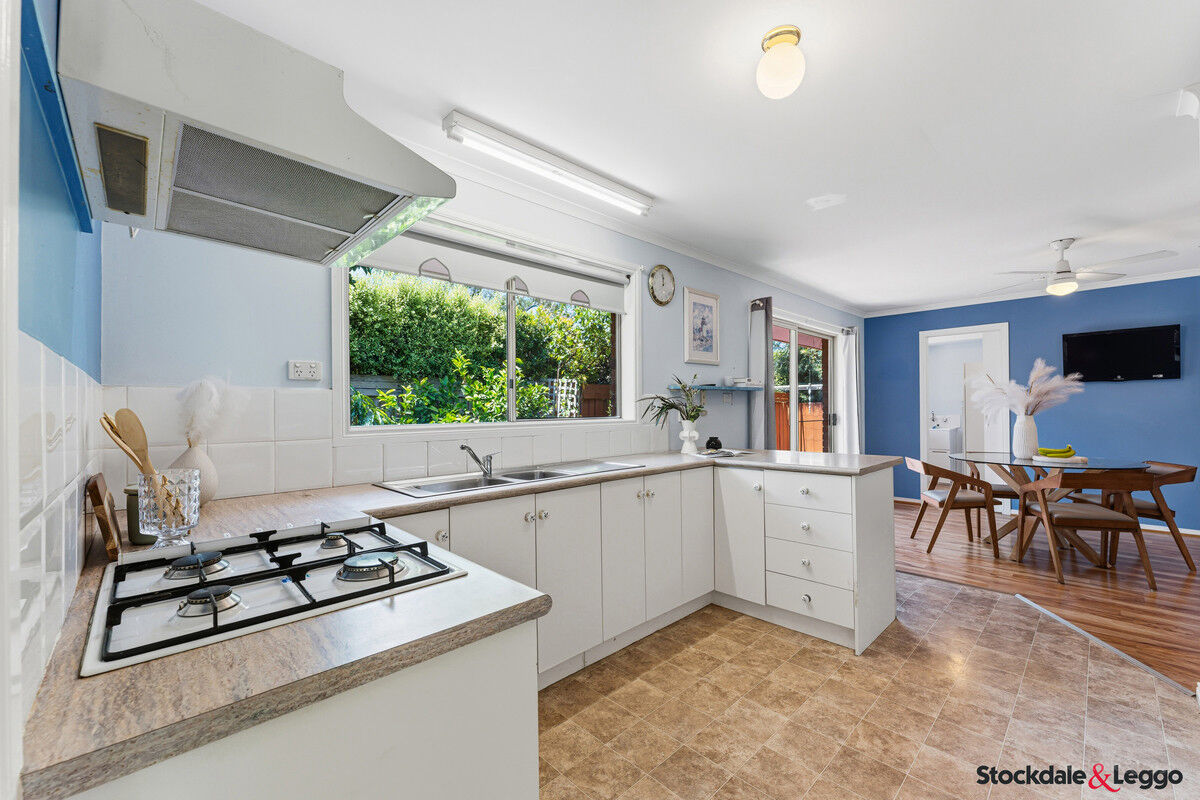 2 10 JAMIESON COURT, PAKENHAM VIC 3810 - Image 6