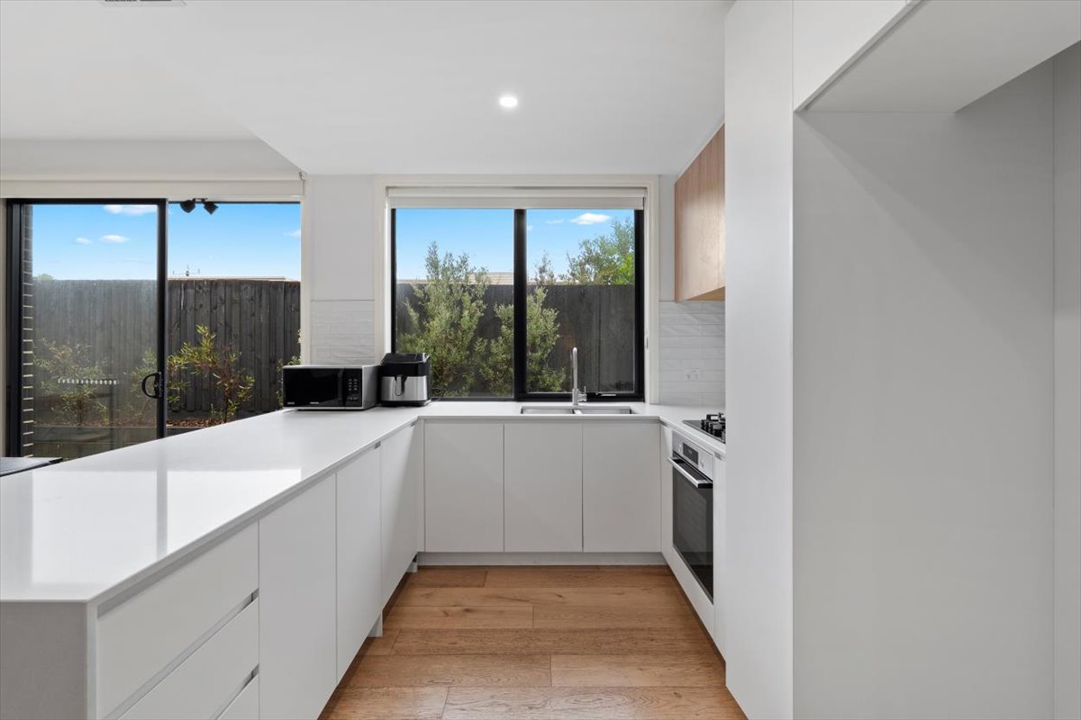 2-bedroom unit at 2/59 Jetty Road, Rosebud, VIC 3939, Mornington Peninsula, Victoria