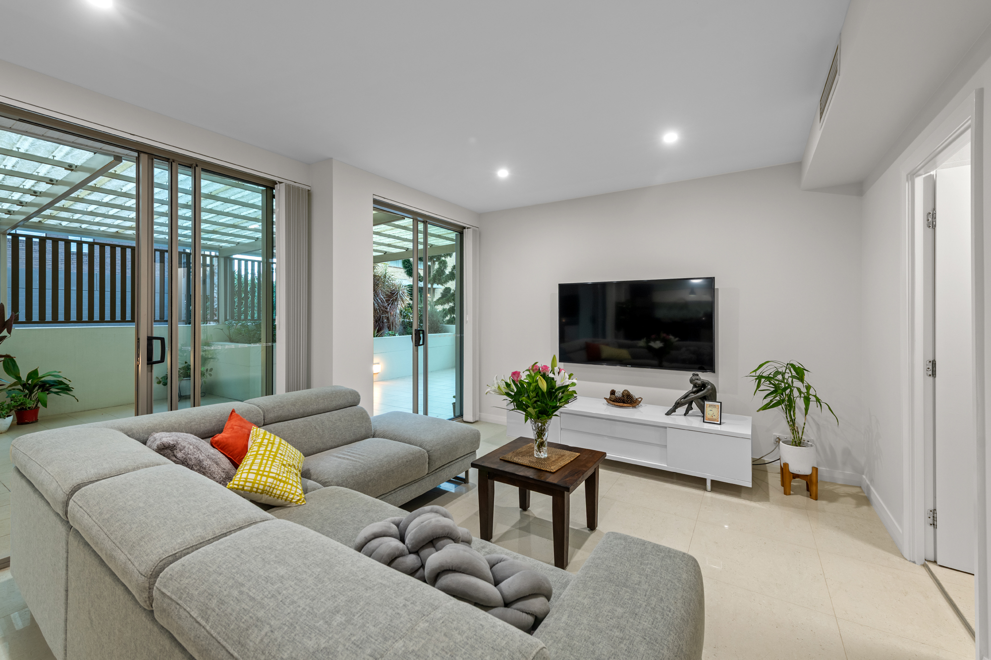 2/111 Thorn Street, East Brisbane, QLD 4169 - Image 2